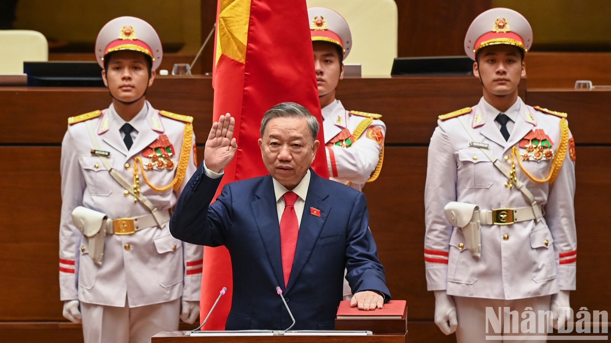 Đồng chí Tô Lâm tuyên thệ nhậm chức Chủ tịch nước Cộng hòa xã hội chủ nghĩa Việt Nam nhiệm kỳ 2021-2026.
