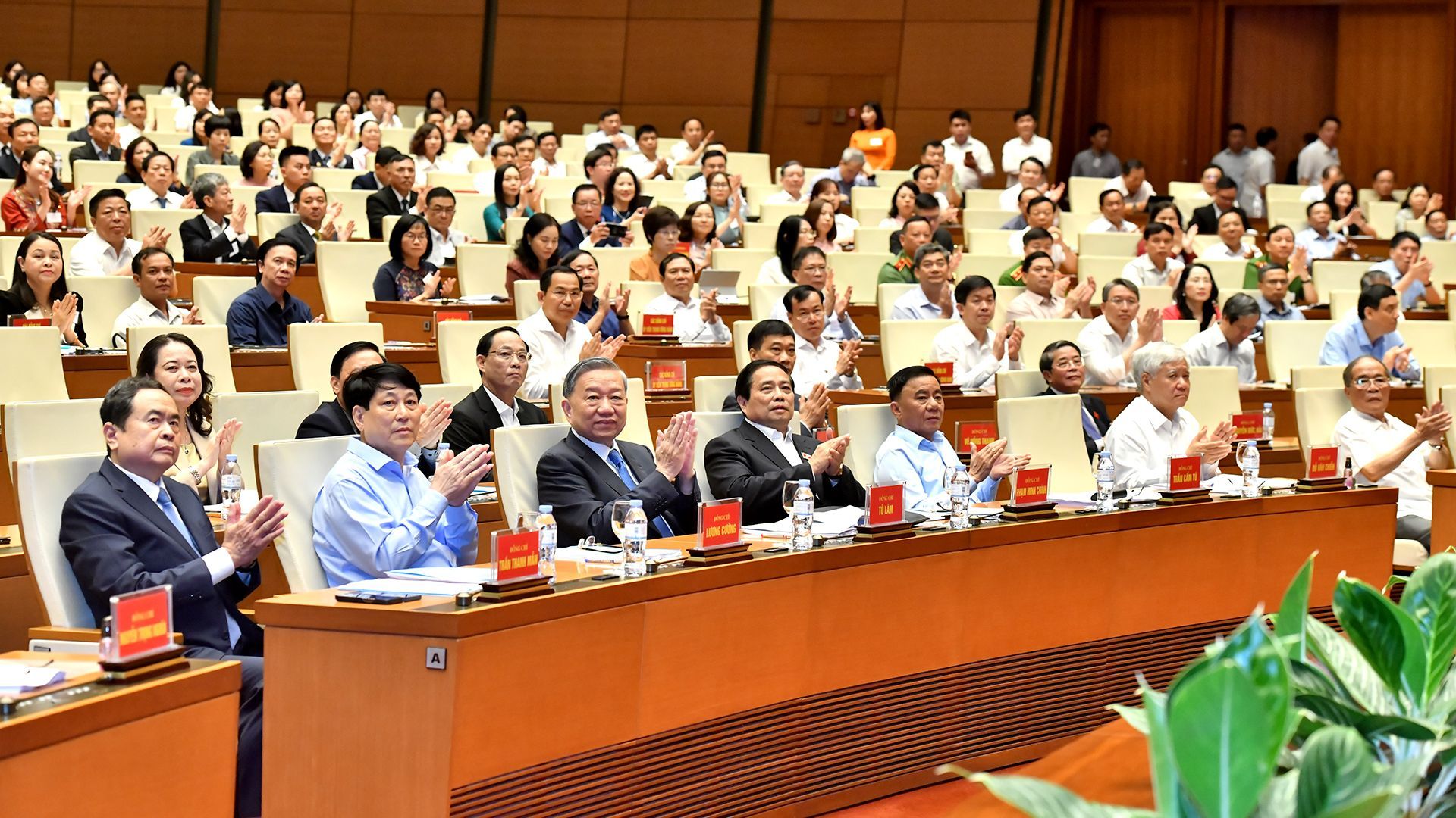 Tổng Bí thư Tô Lâm và các đồng chí lãnh đạo Đảng, Nhà nước tham dự hội nghị. 