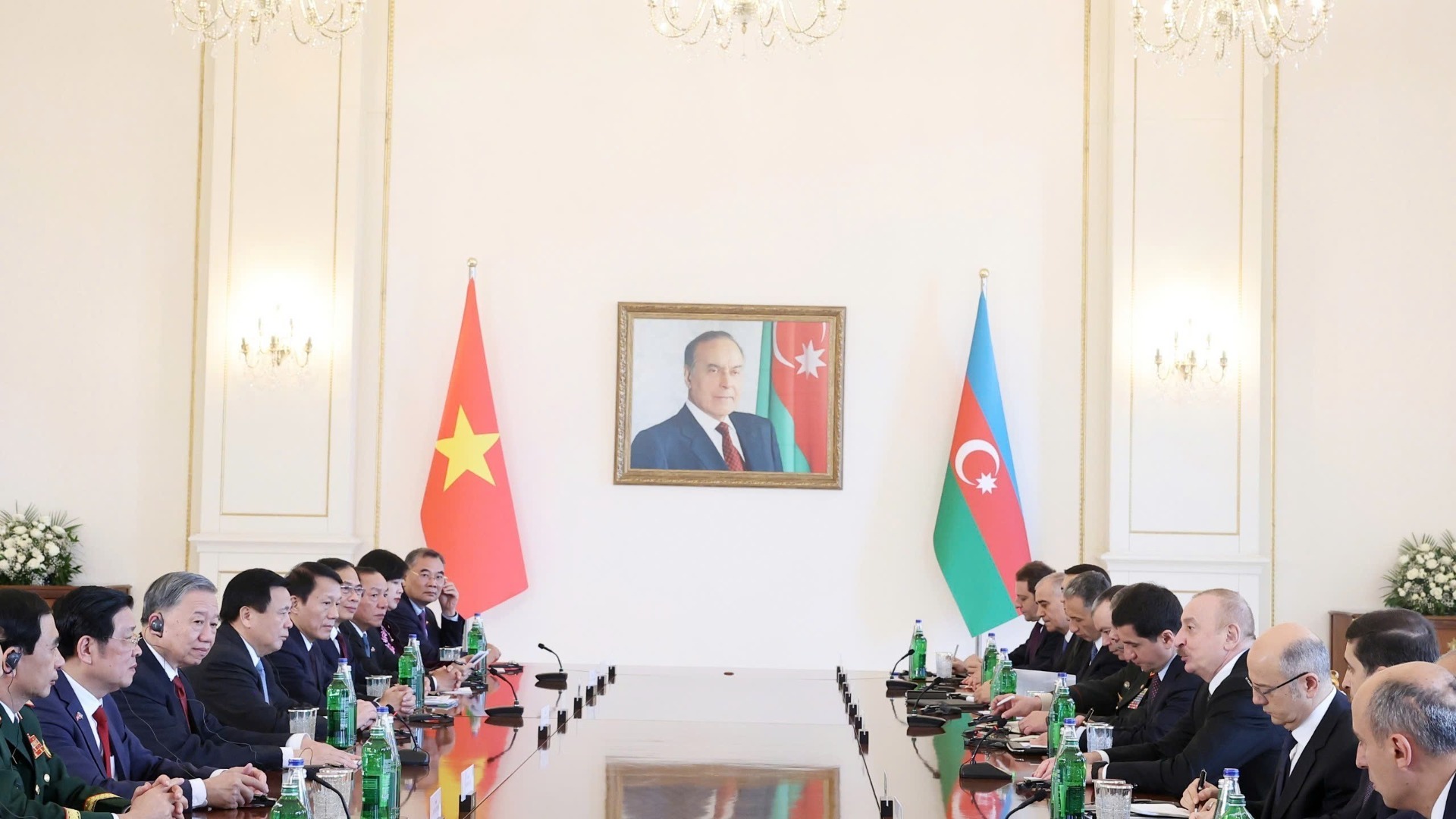 Tổng Bí thư Tô Lâm hội đàm cấp Nhà nước với Tổng thống Azerbaijan Ilham Aliyev. (Ảnh: Thống Nhất/TTXVN)