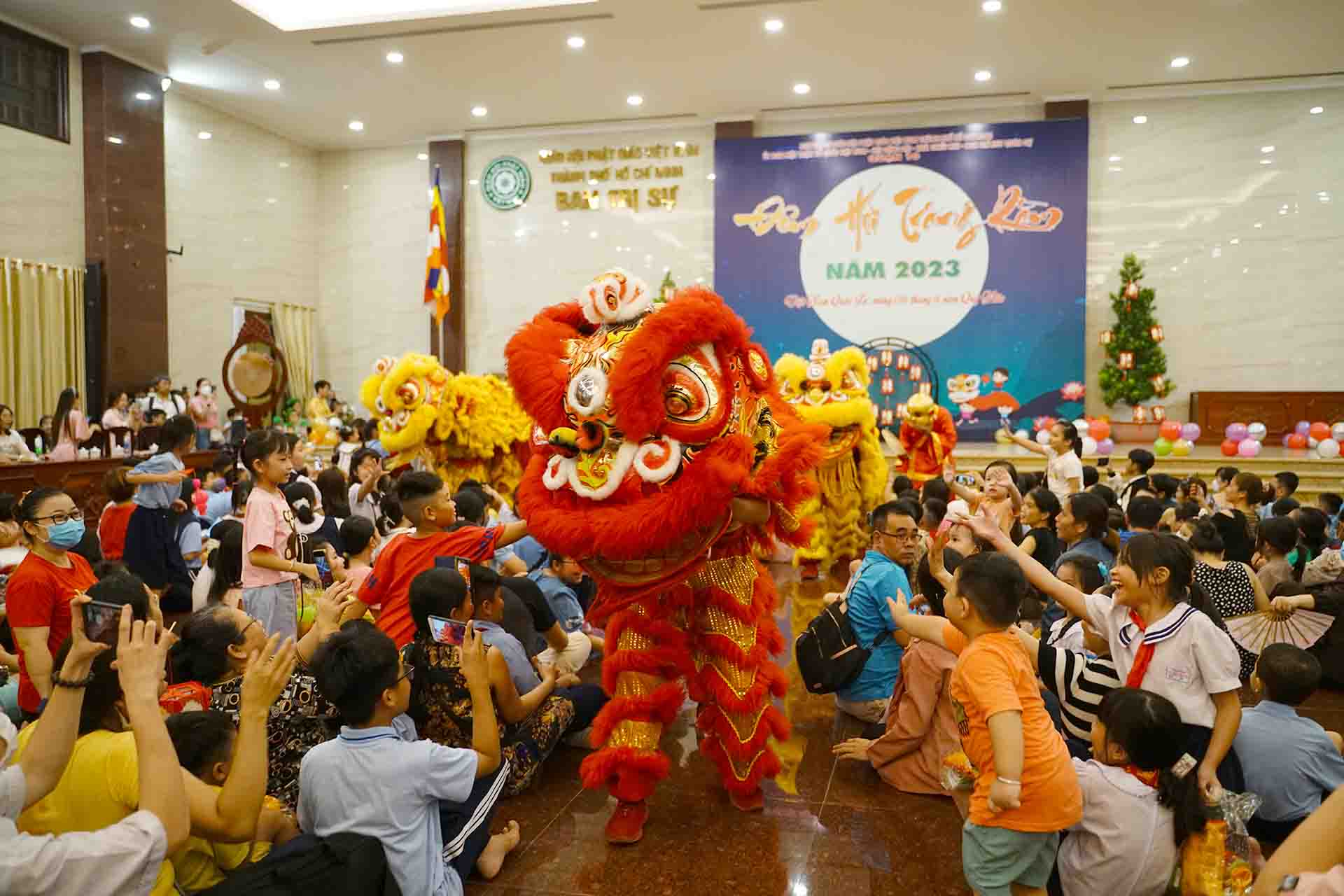 Đây là một trong những chương trình do Hòa thượng Trưởng ban Trị sự Phật giáo thành phố chỉ đạo nhằm thực hiện lời huấn thị của Đức Pháp chủ không chỉ chăm sóc đối với người đã mất mà cả với những hoàn cảnh khó khăn, nhất là các em nhỏ có cha mẹ qua đời vì Covid-19.