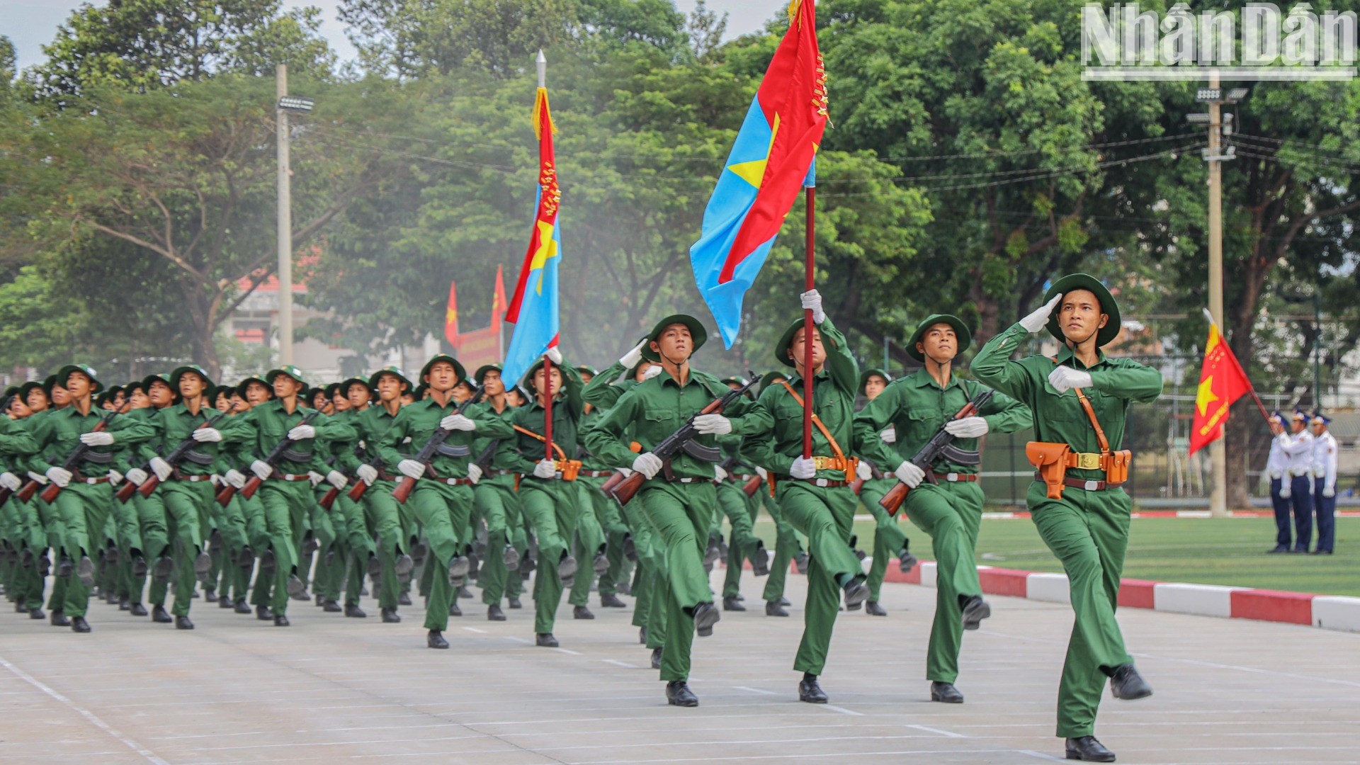 Tại Trường Quân sự Quân khu 7 Thành phố Hồ Chí Minh, cùng hợp luyện có 7 khối gồm 4 khối đứng: Sĩ quan cảnh sát biển, Nam dân quân tự vệ, Nữ dân quân tự vệ, Quân nhạc, và 3 khối diễu hành: Chiến sĩ giải phóng quân, Nữ du kích miền nam, Nữ chiến sĩ biệt động.