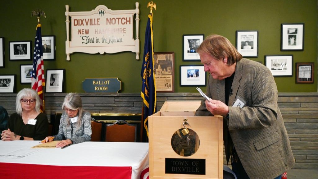 [Video] Ông Trump và bà Harris hòa nhau trong cuộc kiểm phiếu đầu tiên ở New Hampshire 