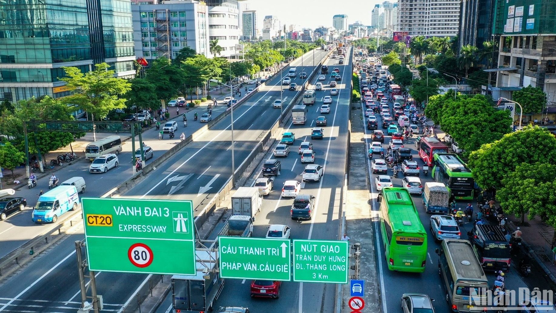 Hà Nội sẽ thí điểm thực hiện vùng phát thải thấp, trong đó hạn chế các phương tiện giao thông gây ô nhiễm môi trường. (Ảnh minh họa: THÀNH ĐẠT) 