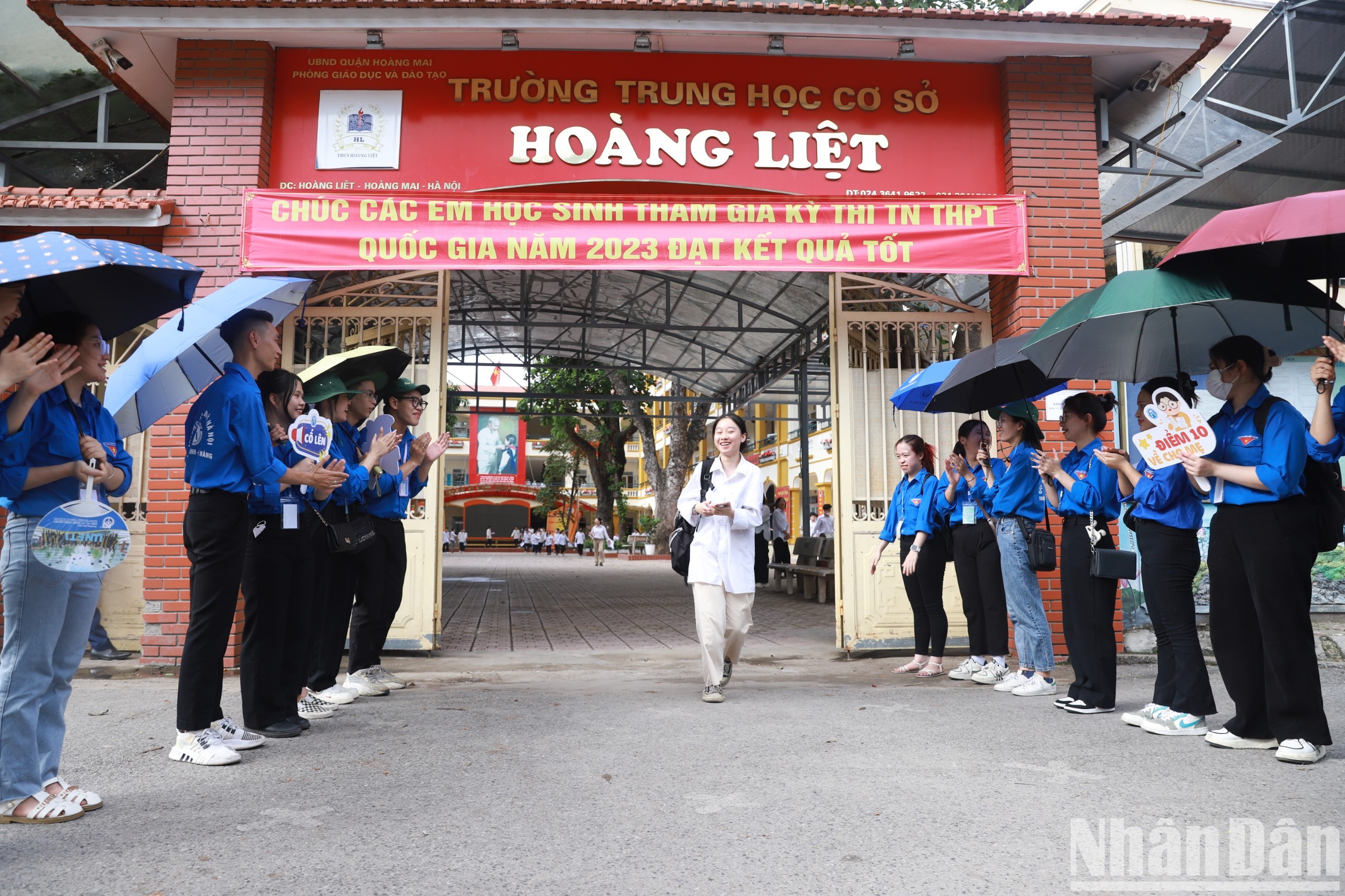 [Ảnh] Những nụ cười rạng rỡ của thí sinh sau ngày đầu thi tốt nghiệp trung học phổ thông