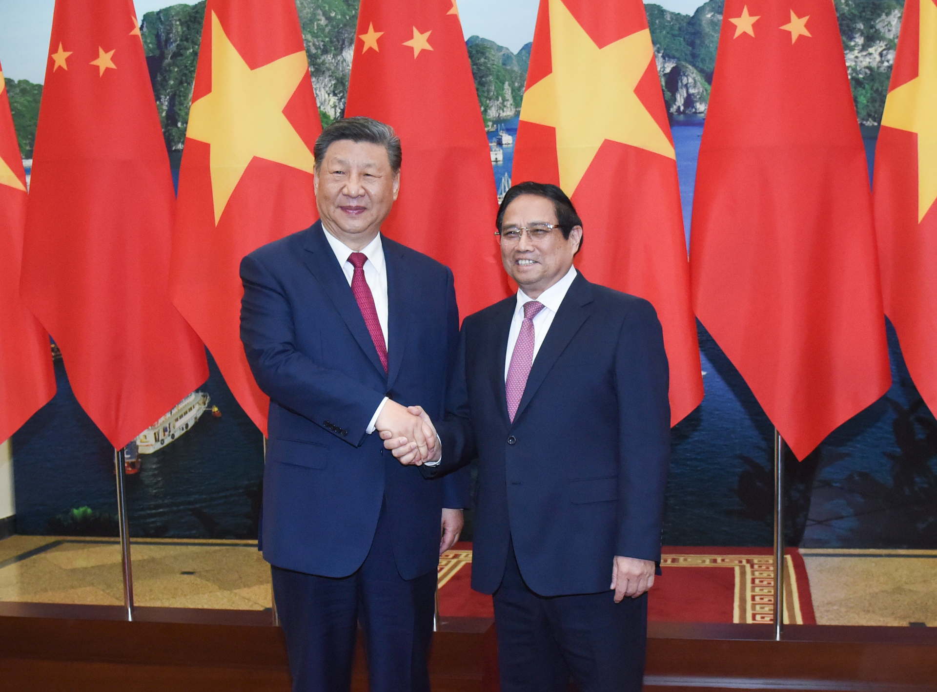 Thủ tướng Phạm Minh Chính đón Tổng Bí thư, Chủ tịch Trung Quốc Tập Cận Bình.