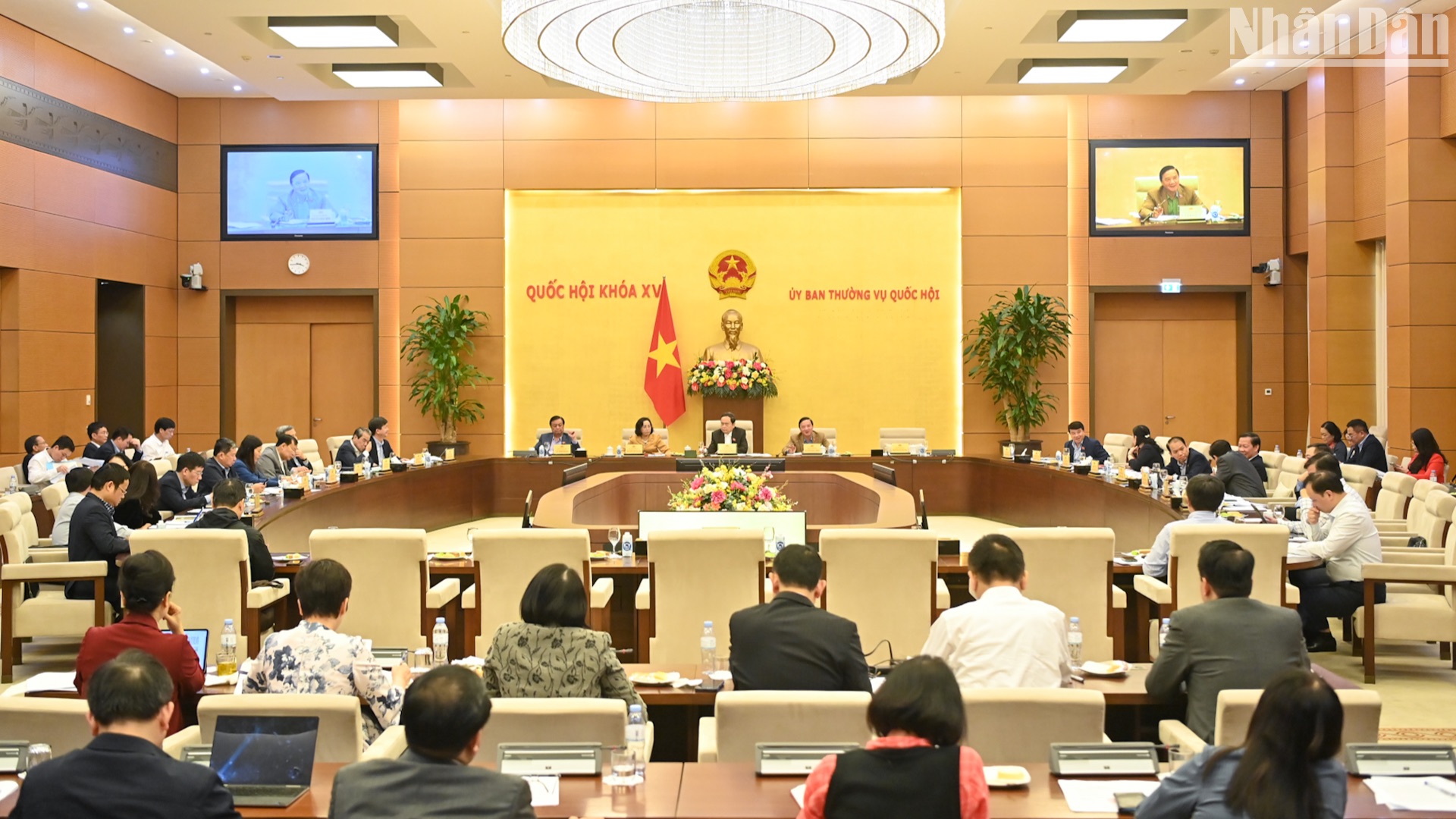 Quang cảnh cuộc họp tại Nhà Quốc hội.