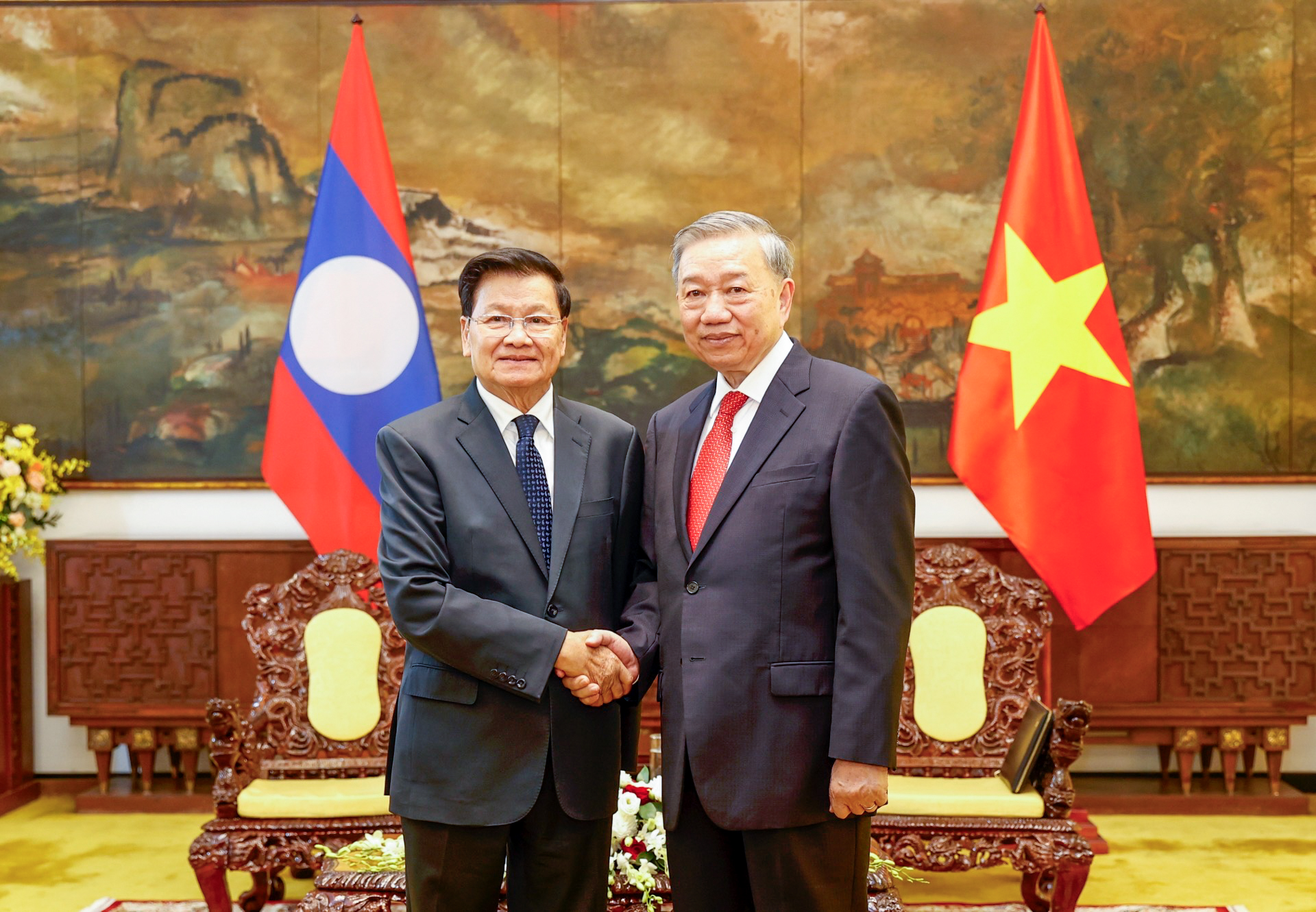 Tổng Bí thư Tô Lâm và Tổng Bí thư, Chủ tịch nước Lào Thongloun Sisoulith.