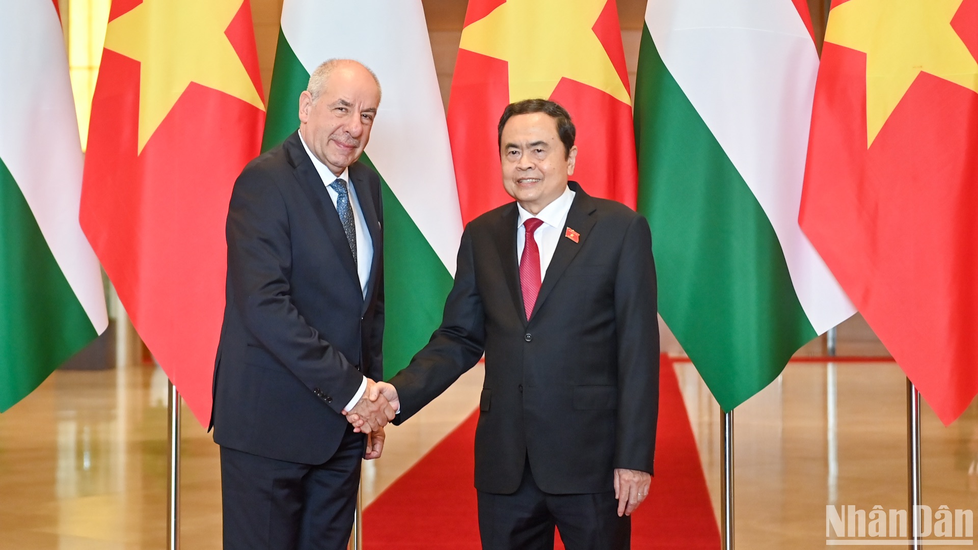 Chủ tịch Quốc hội Trần Thanh Mẫn và Tổng thống Hungary Sulyok Tamas. 