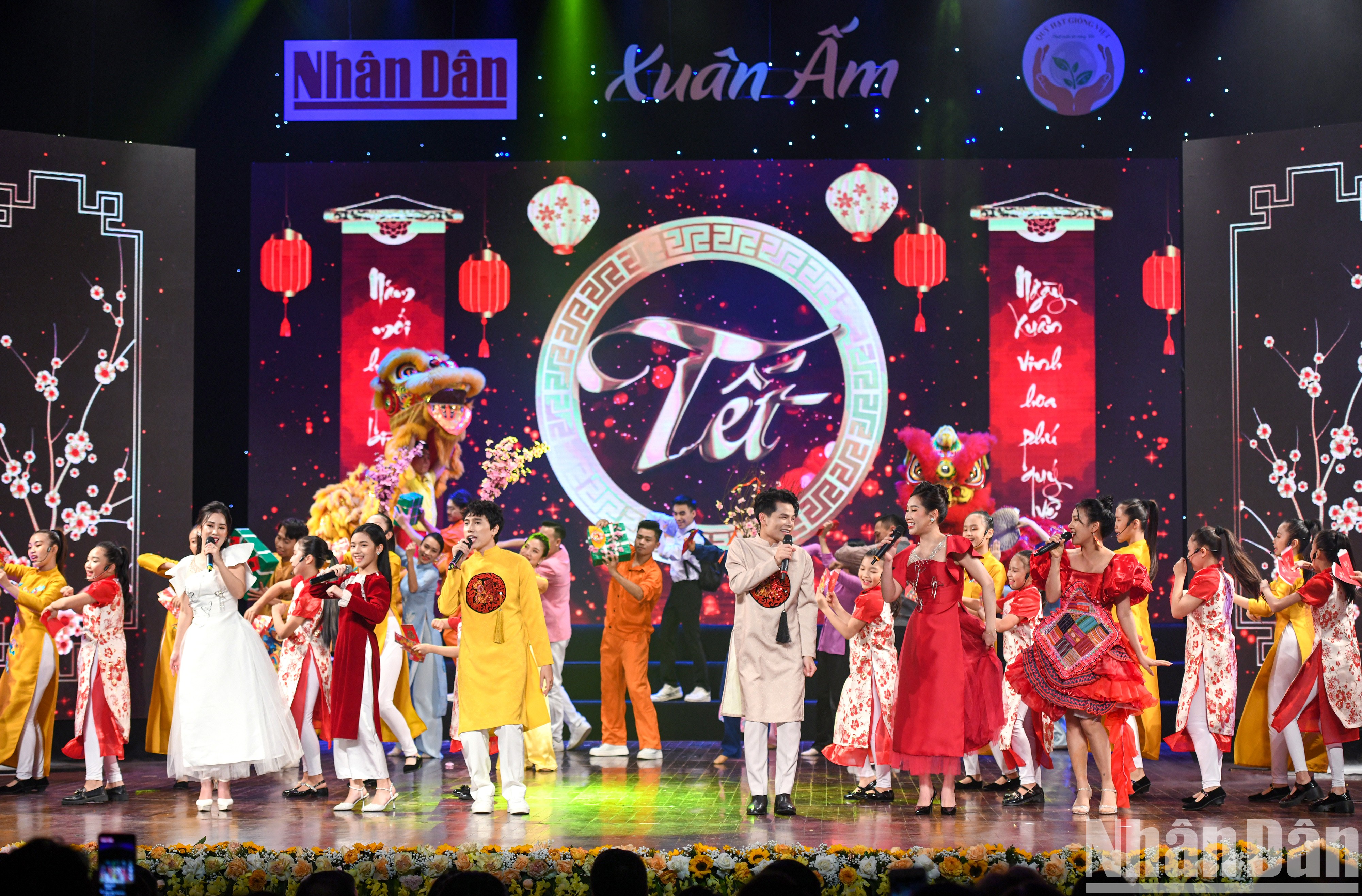 [Ảnh] “Xuân ấm 2023” lan tỏa thông điệp chung tay vì người nghèo