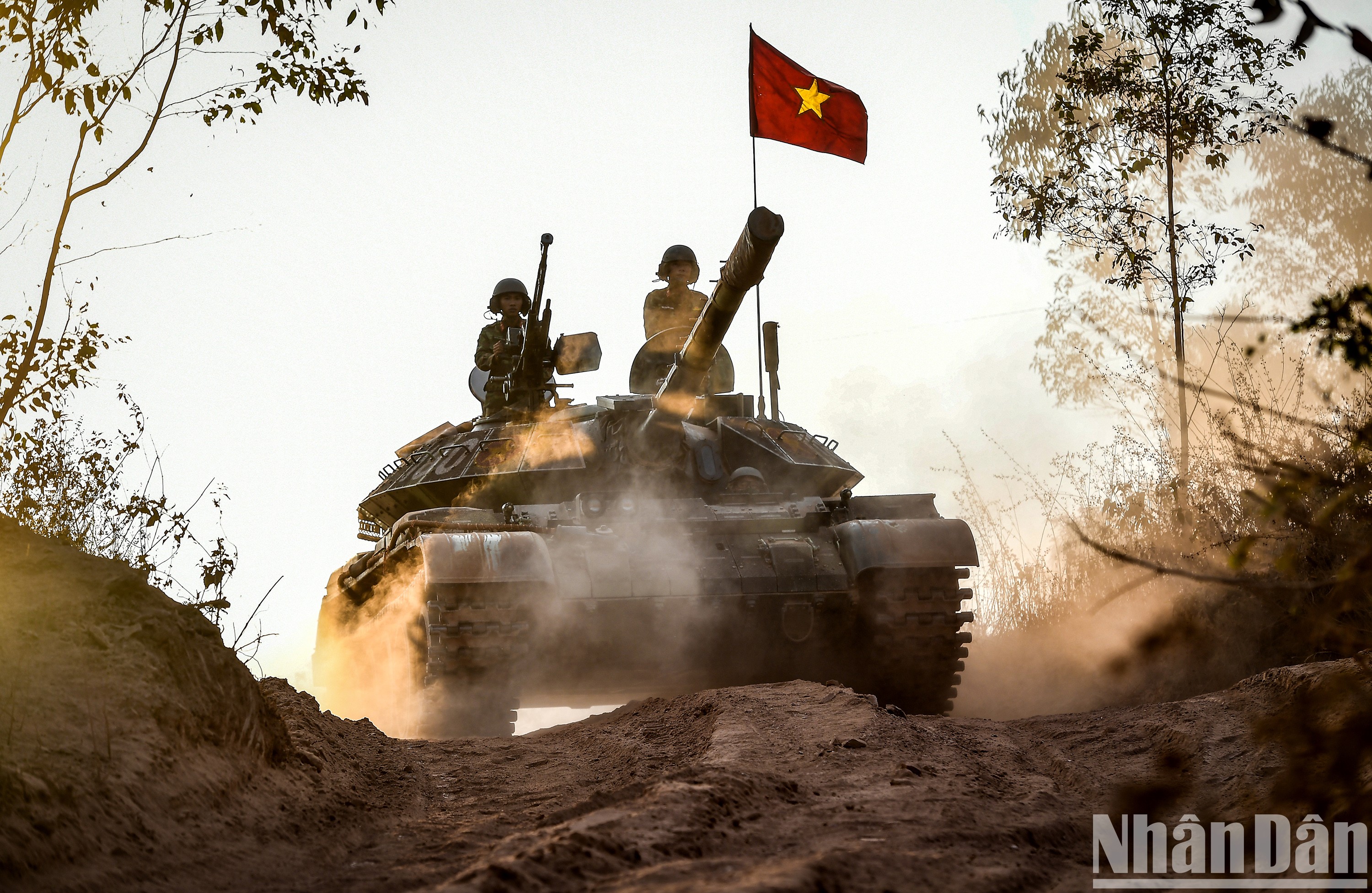 [Ảnh] Cận cảnh dàn xe tăng T-54/55 cải tiến của lực lượng Tăng-thiết giáp