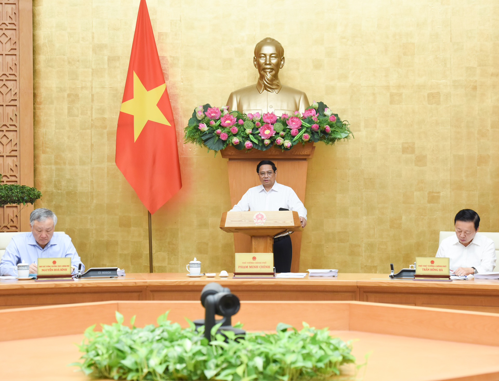 Thủ tướng Phạm Minh Chính chủ trì phiên họp.