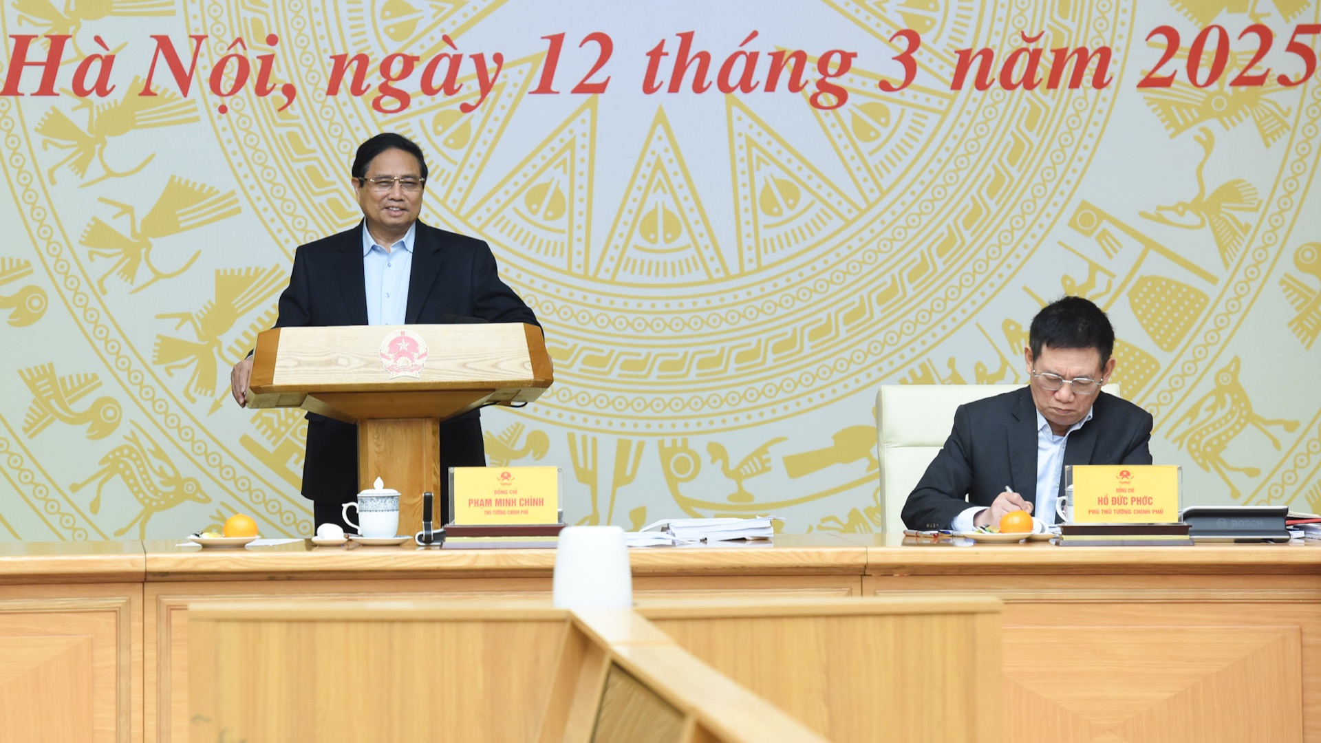 Thủ tướng Phạm Minh Chính phát biểu tại phiên họp.
