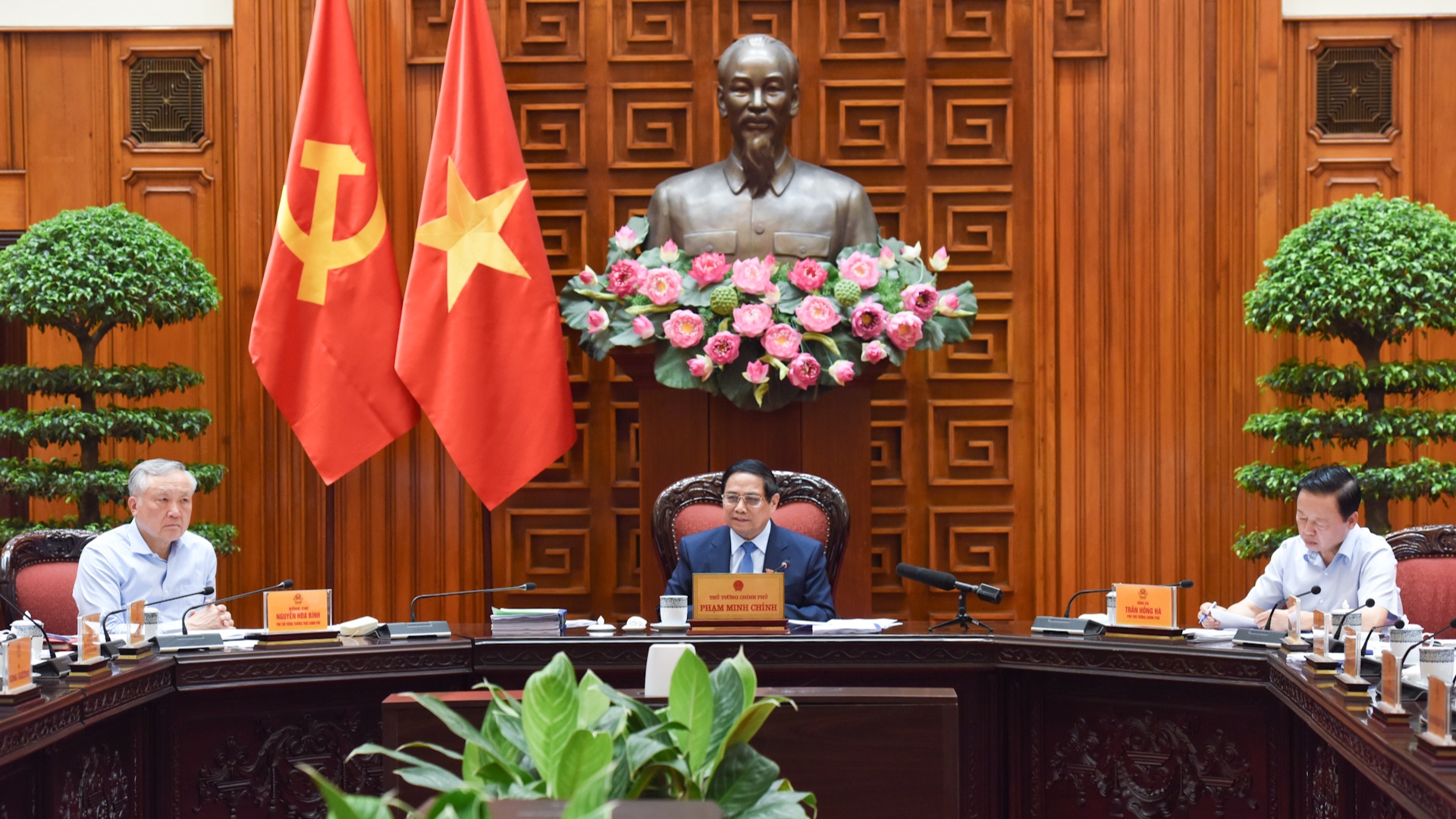 Thủ tướng Phạm Minh Chính chủ trì cuộc họp với các bộ, ngành để chuẩn bị đàm phán thương mại với Hoa Kỳ. 