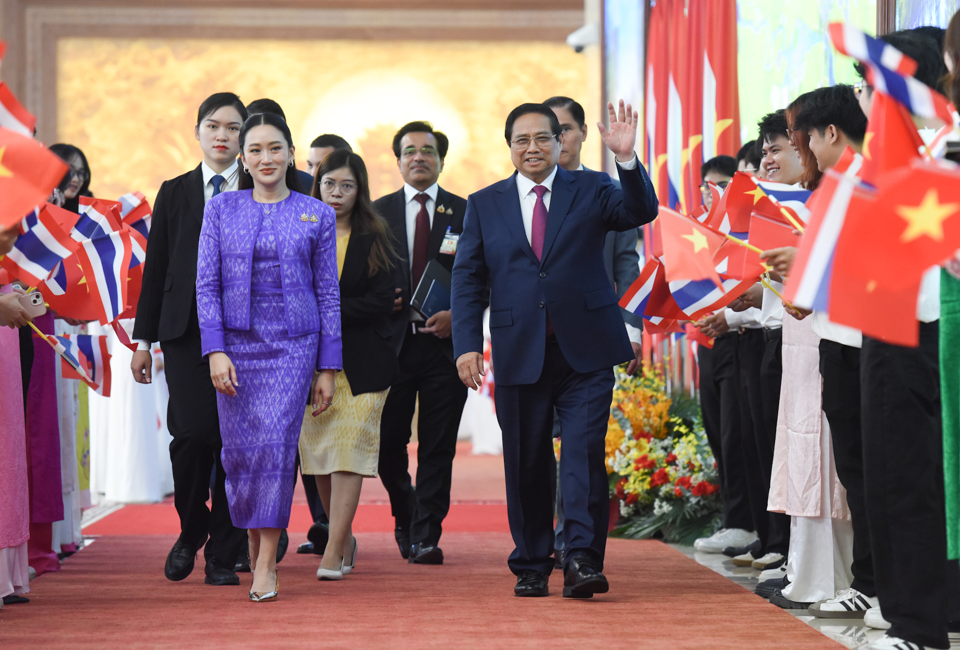 Thủ tướng Phạm Minh Chính và Thủ tướng Vương quốc Thái Lan Paetongtarn Shinawatra đến dự chứng kiến Lễ ký kết hợp tác và trao đổi văn kiện.