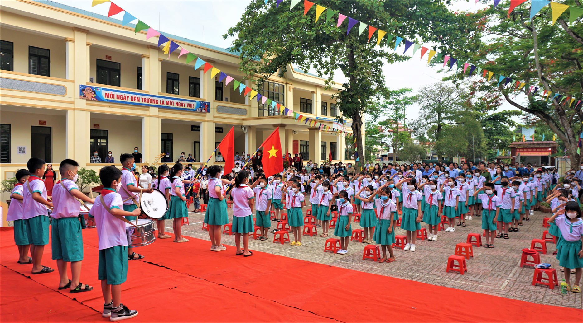 Bảo đảm việc thực hiện quyền của trẻ em cần được các cấp ngành quan tâm. (Ảnh: minh họa)