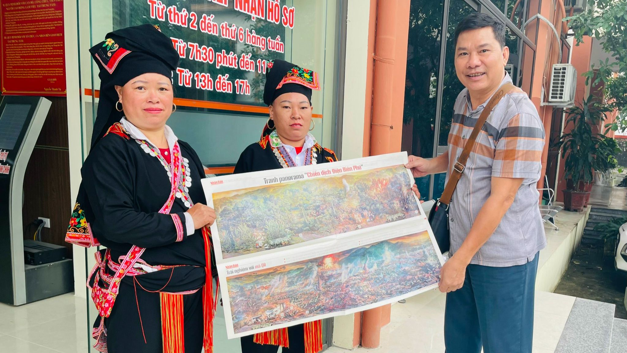 Phụ san tranh panorama đến đồng bào Dao huyện Văn Yên, Yên Bái.
