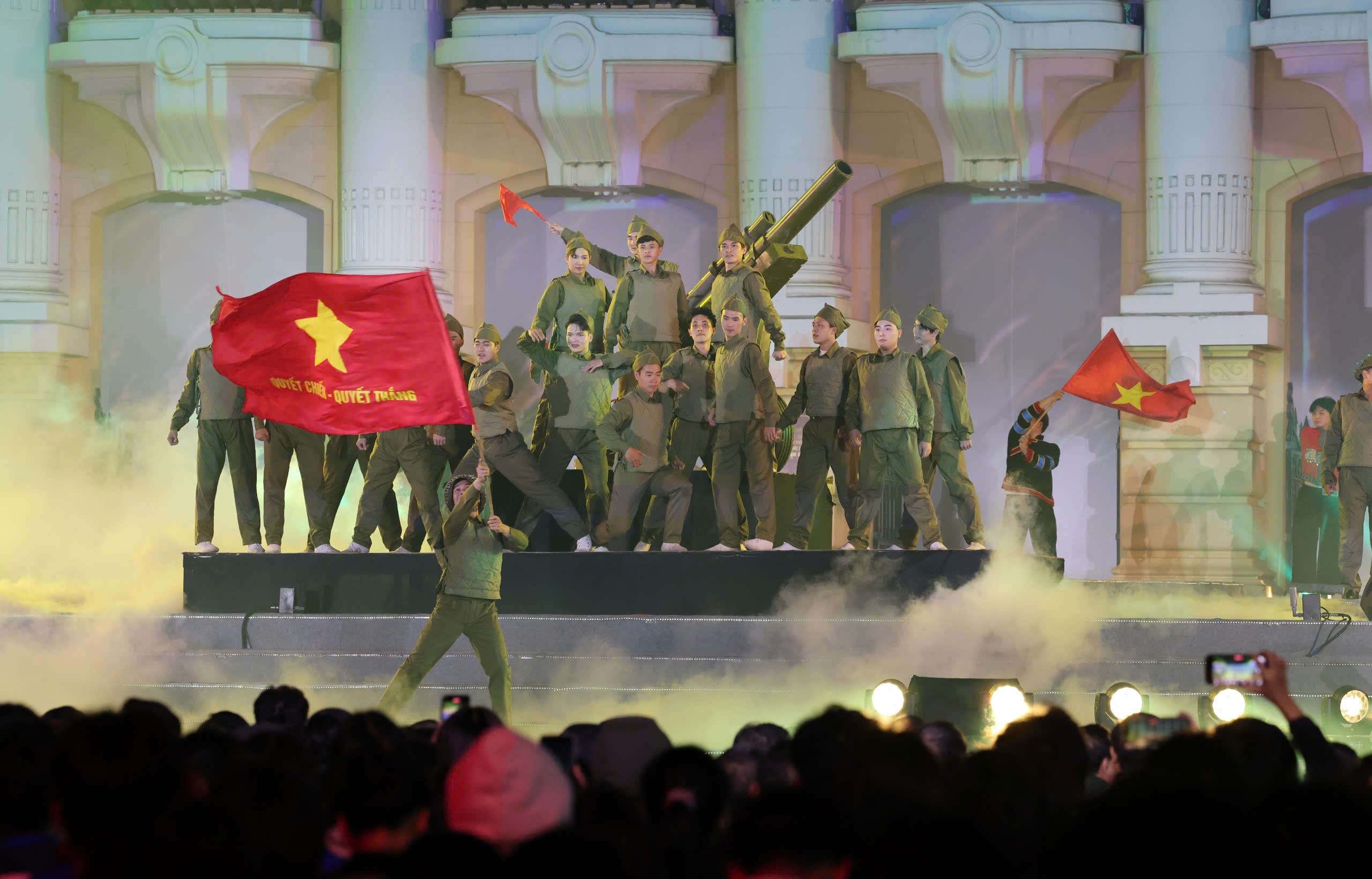 Một tiết mục biểu diễn nghệ thuật tại chương trình. 