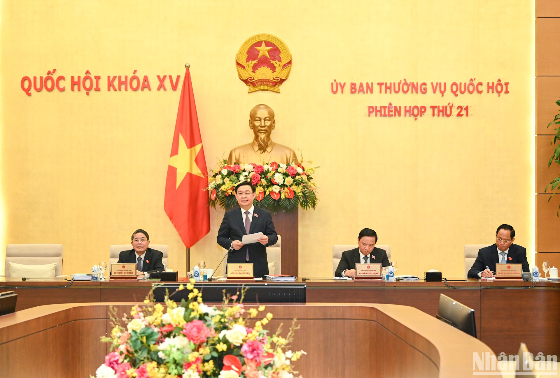 Phiên họp thứ 21 của Ủy ban Thường vụ Quốc hội diễn ra từ ngày 15/3 đến ngày 20/3 tại Nhà Quốc hội. Đặc biệt, tại Phiên họp này, Ủy ban Thường vụ Quốc hội sẽ tổ chức chất vấn và trả lời chất vấn về một số nội dung thuộc lĩnh vực tòa án và kiểm sát.