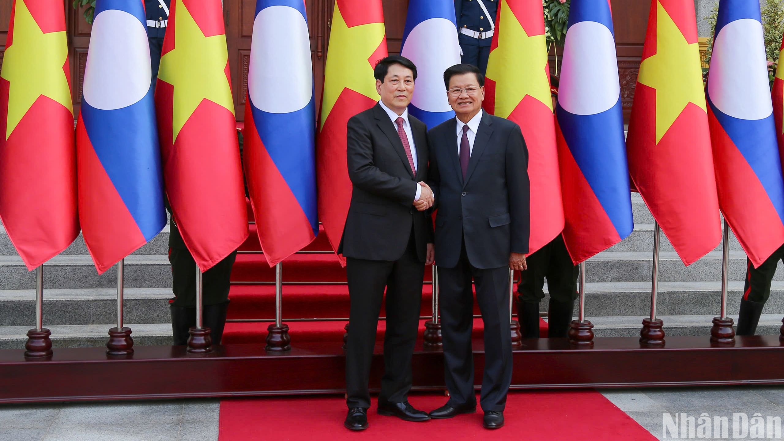 Chủ tịch nước Lương Cường hội đàm Tổng Bí thư, Chủ tịch nước Lào Thongloun Sisoulith.