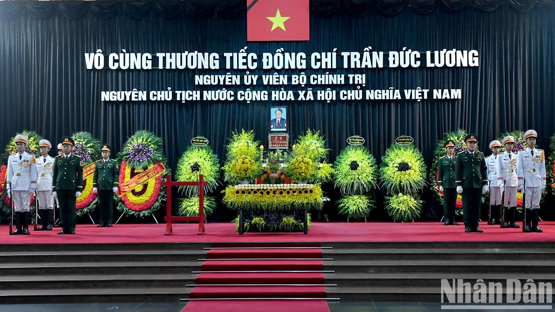 Cử hành trọng thể Lễ truy điệu nguyên Chủ tịch nước Trần Đức Lương. (Ảnh: ĐĂNG KHOA)