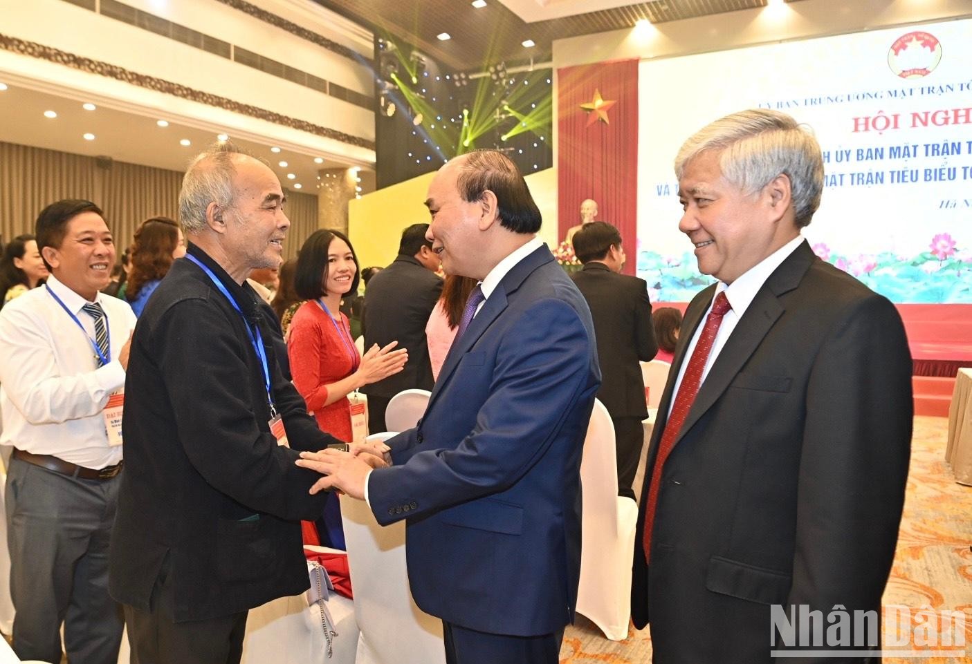Chủ tịch nước Nguyễn Xuân Phúc dự Hội nghị biểu dương cán bộ Mặt trận Tổ quốc tiêu biểu toàn quốc