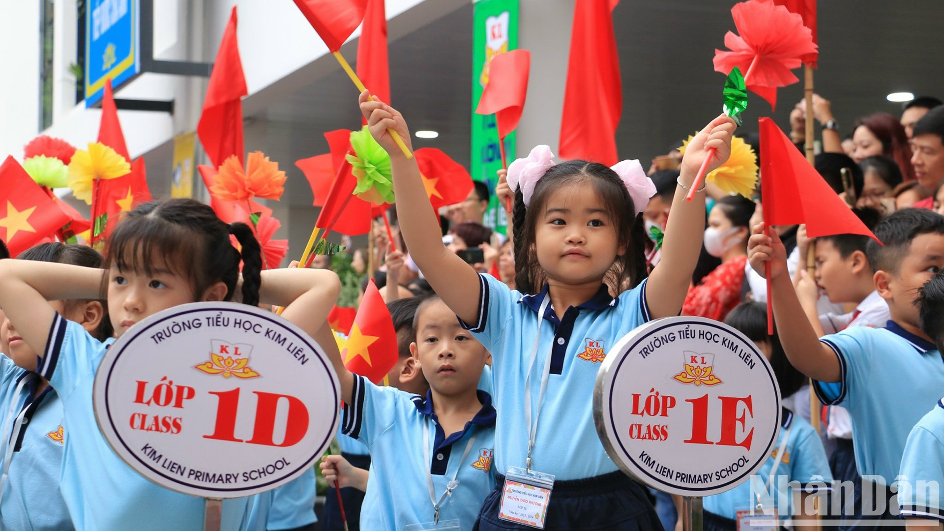 Học sinh Trường tiểu học Kim Liên, Hà Nội, trong lễ khai giảng năm học 2023-2024. (Ảnh: NAM NGUYỄN)