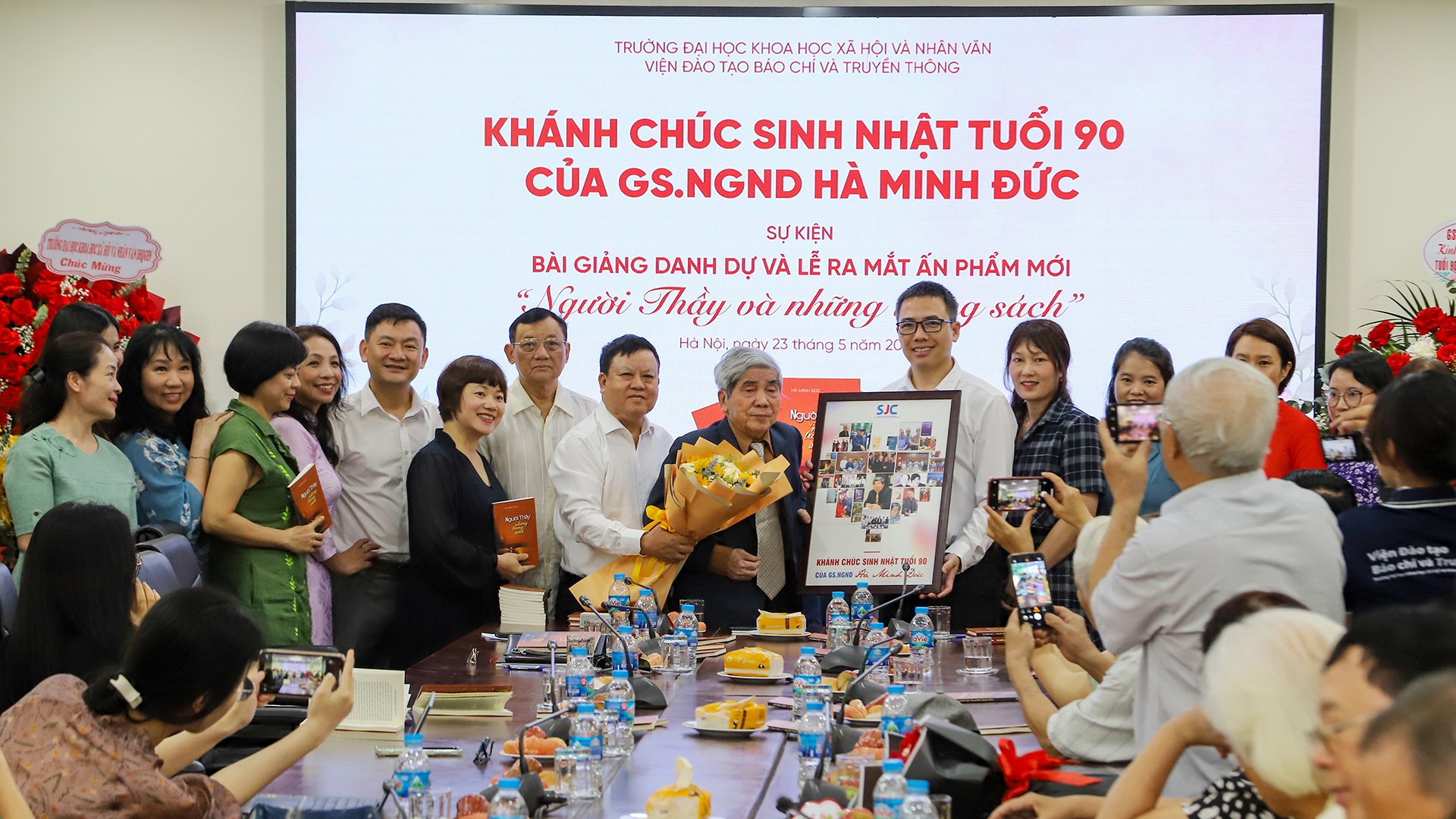Giáo sư, Nhà giáo Nhân dân Hà Minh Đức: Một đời tận tụy với bục giảng