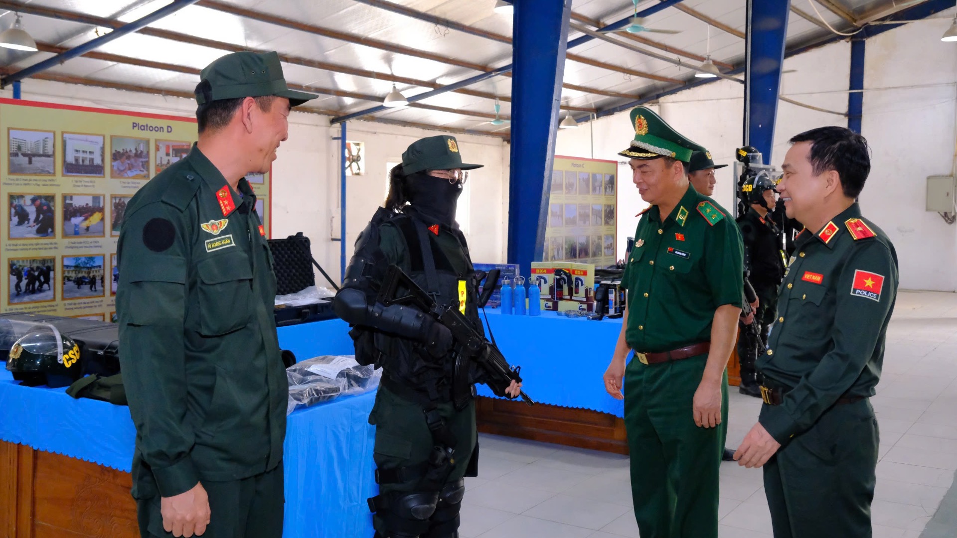 Đoàn khảo sát phục vụ thẩm tra Luật Tham gia lực lượng gìn giữ hòa bình của Liên hợp quốc. (Ảnh: VNFPU1)