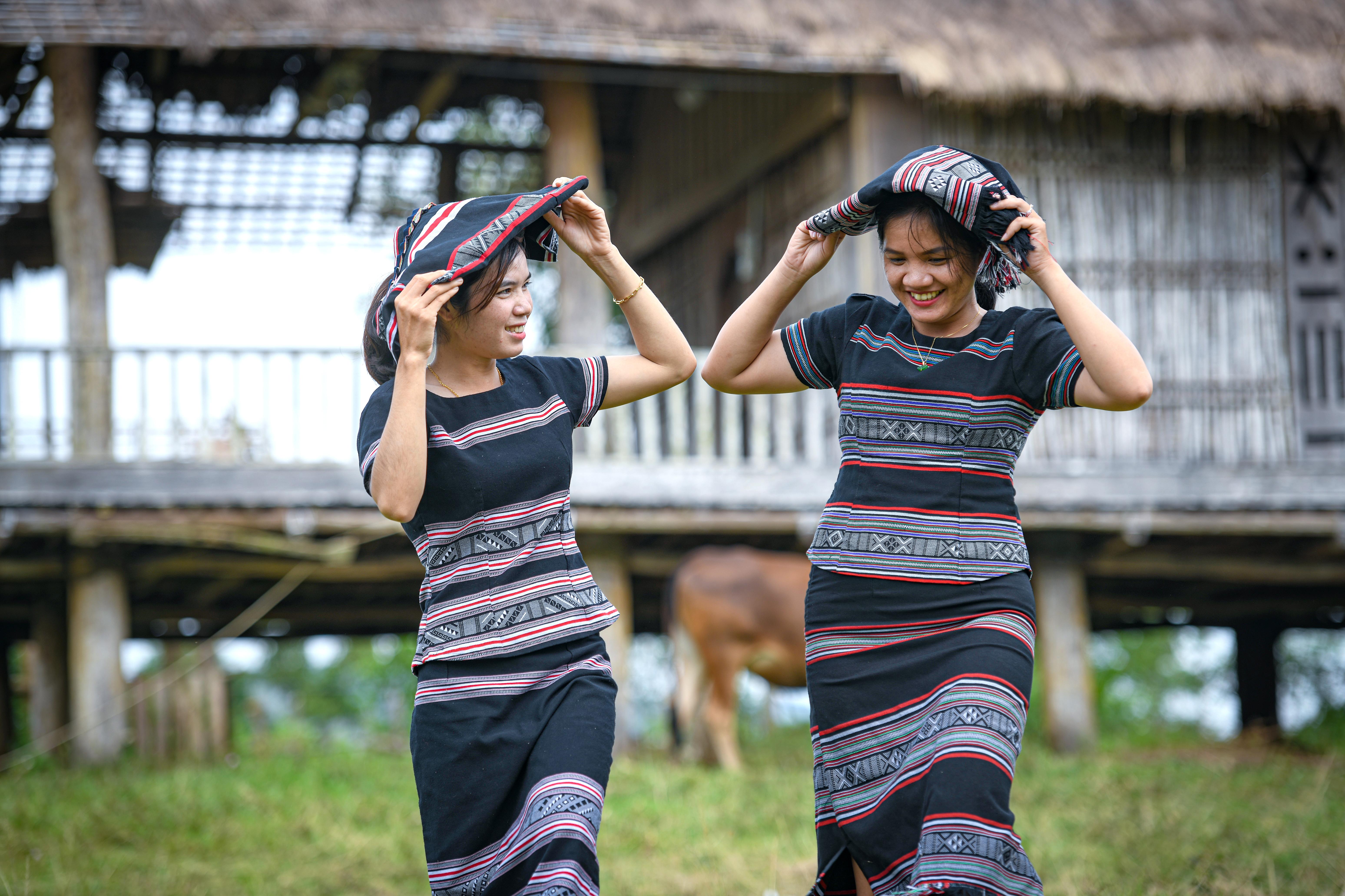 Thiếu nữ Hrê. (Ảnh: Thành Đạt)