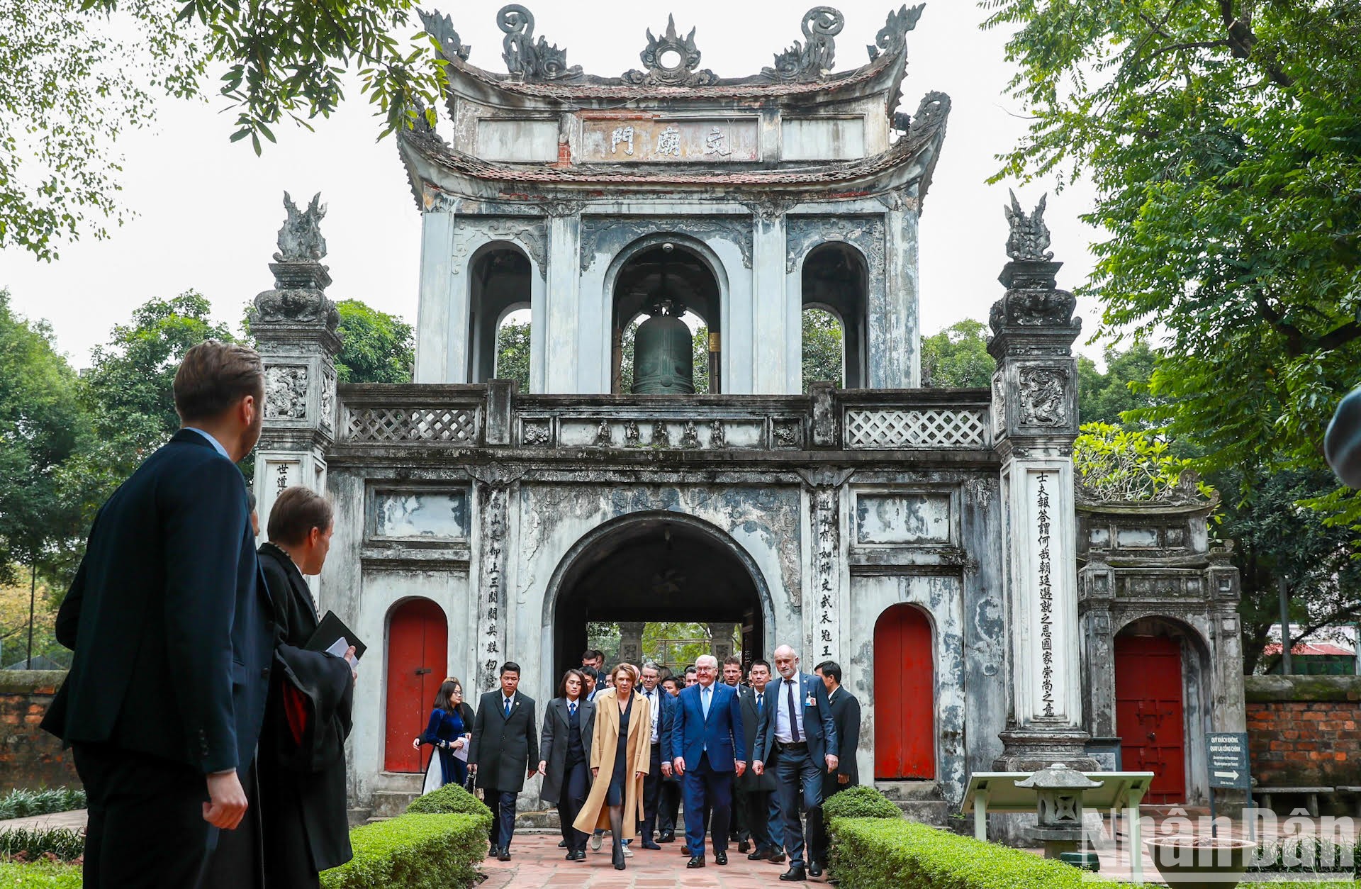  Tổng thống Cộng hoà Liên bang Đức Frank - Walter Steinmeier và Phu nhân cùng đoàn đại biểu cấp cao Cộng hòa Liên bang Đức thăm Văn Miếu - Quốc Tử Giám.