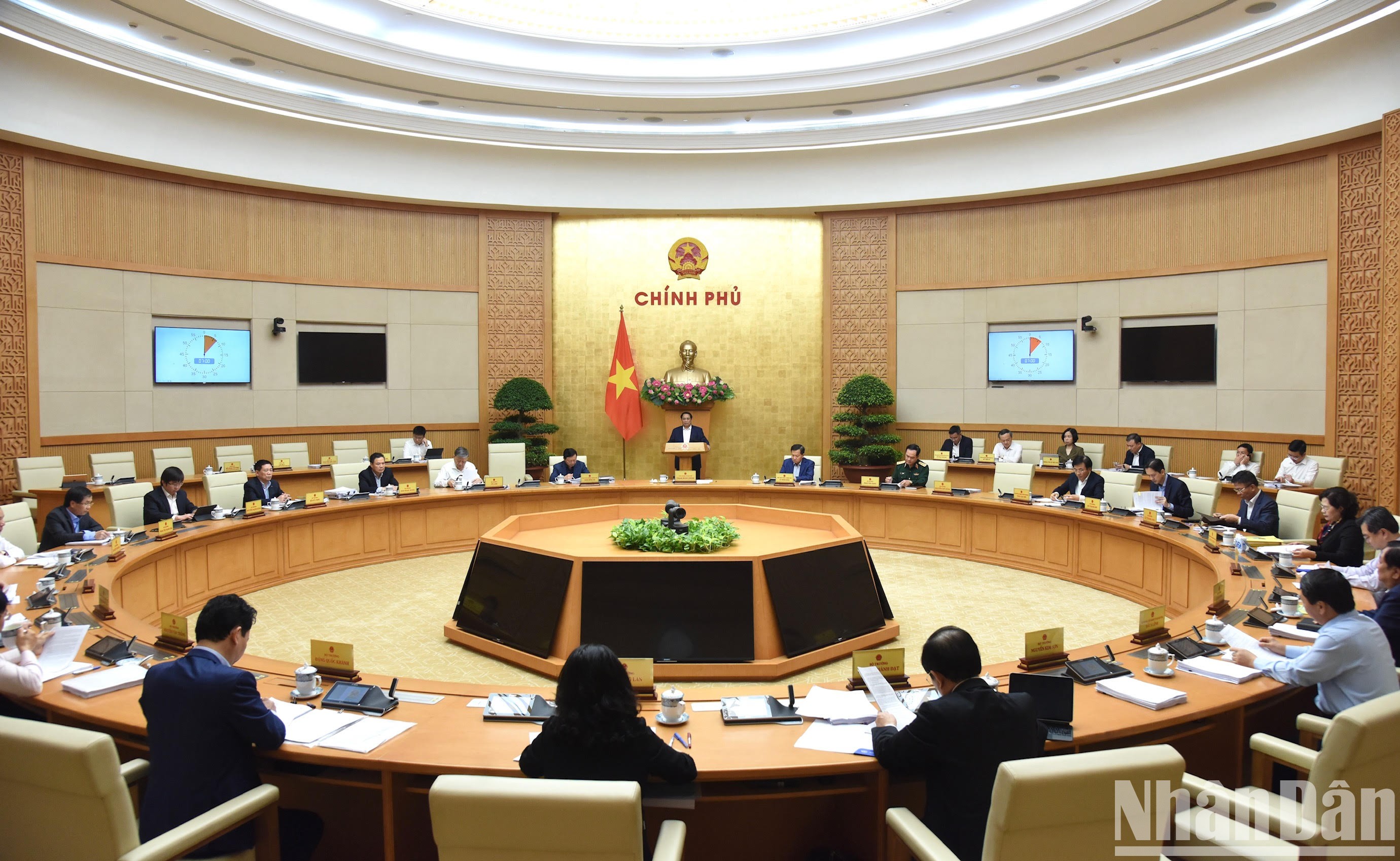 Quang cảnh phiên họp.