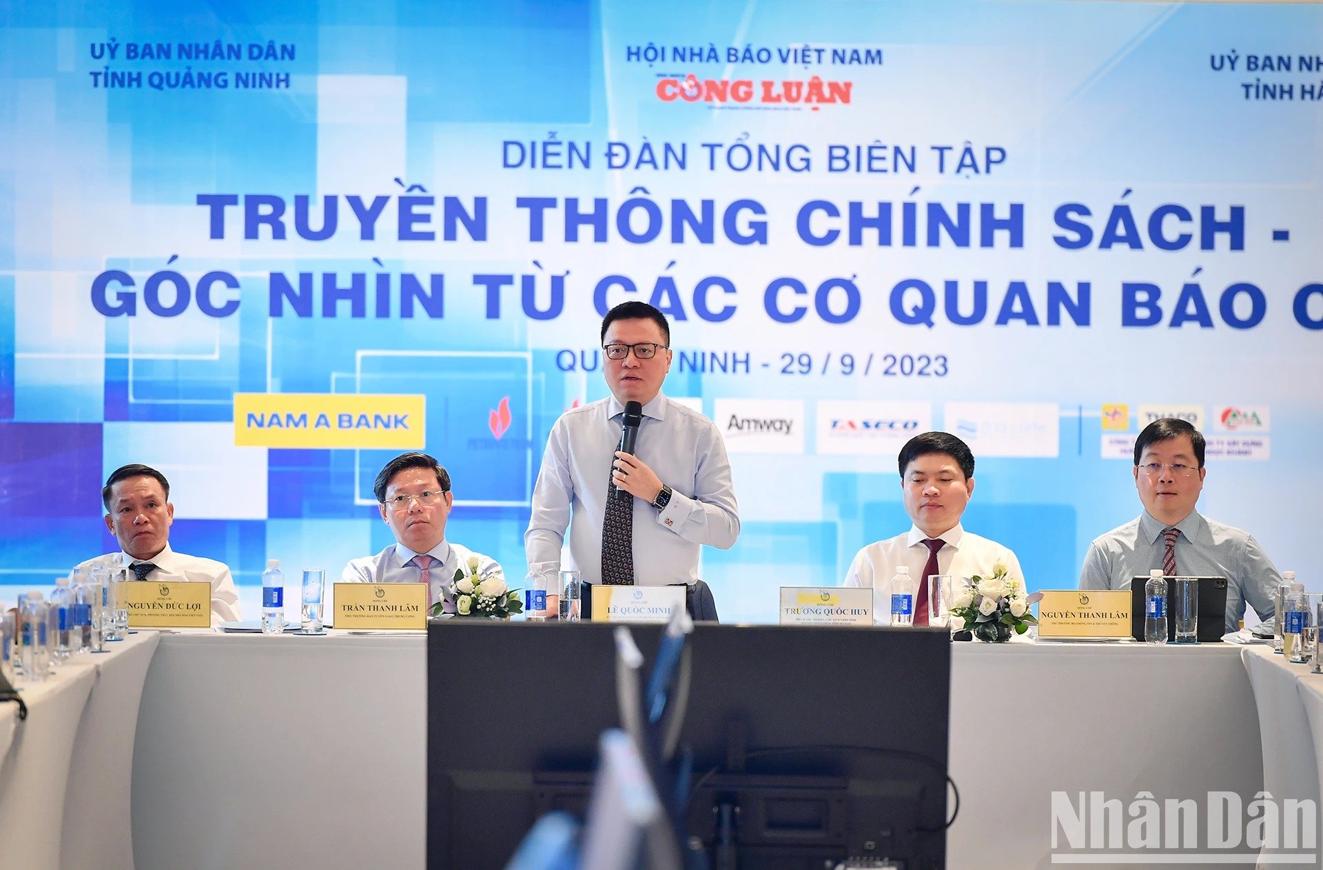 Ủy viên Trung ương Đảng, Tổng Biên tập Báo Nhân Dân, Phó Trưởng Ban Tuyên giáo Trung ương, Chủ tịch Hội Nhà báo Việt Nam Lê Quốc Minh đồng chủ trì Diễn đàn. (Ảnh: THÀNH ĐẠT)