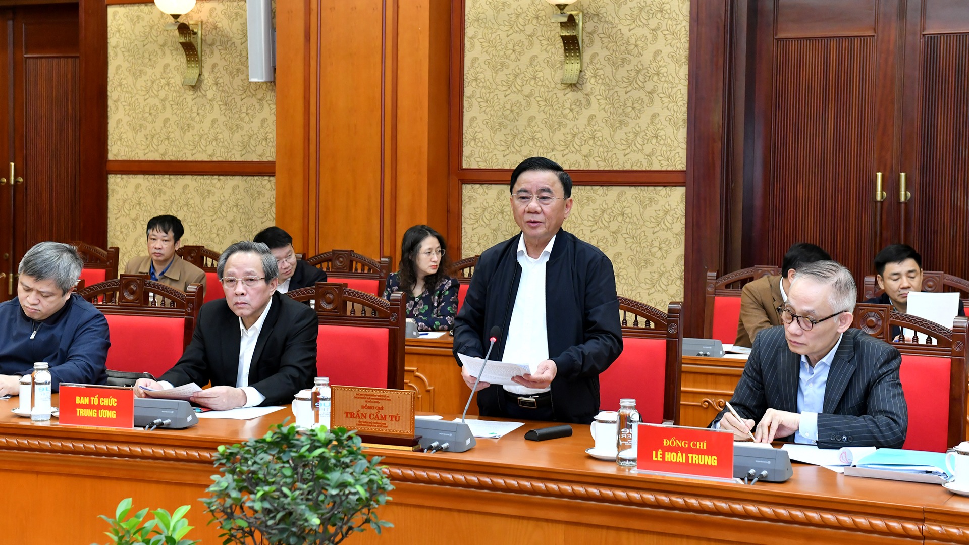 Đồng chí Trần Cẩm Tú, Ủy viên Bộ Chính trị, Thường trực Ban Bí thư chủ trì hội nghị triển khai Chương trình làm việc của Bộ Chính trị, Ban Bí thư năm 2025.