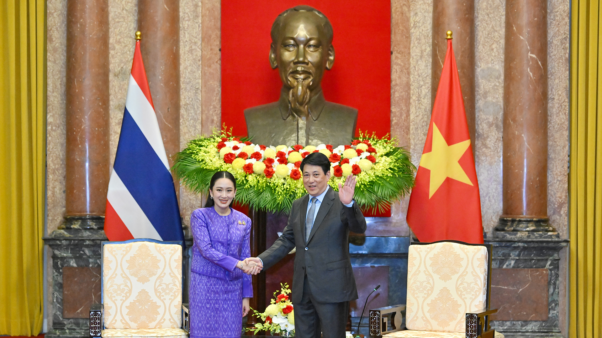 Chủ tịch nước Lương Cường và Thủ tướng Thái Lan Paetongtarn Shinawatra.