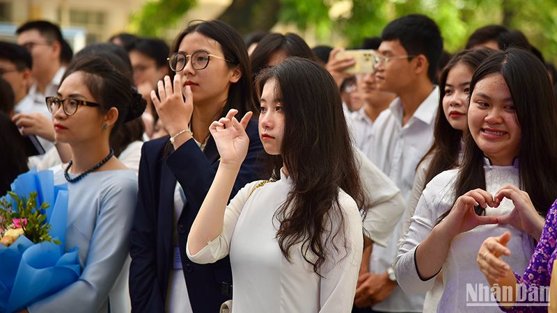 [Ảnh] Khoảnh khắc cảm xúc khi chia tay tuổi học trò