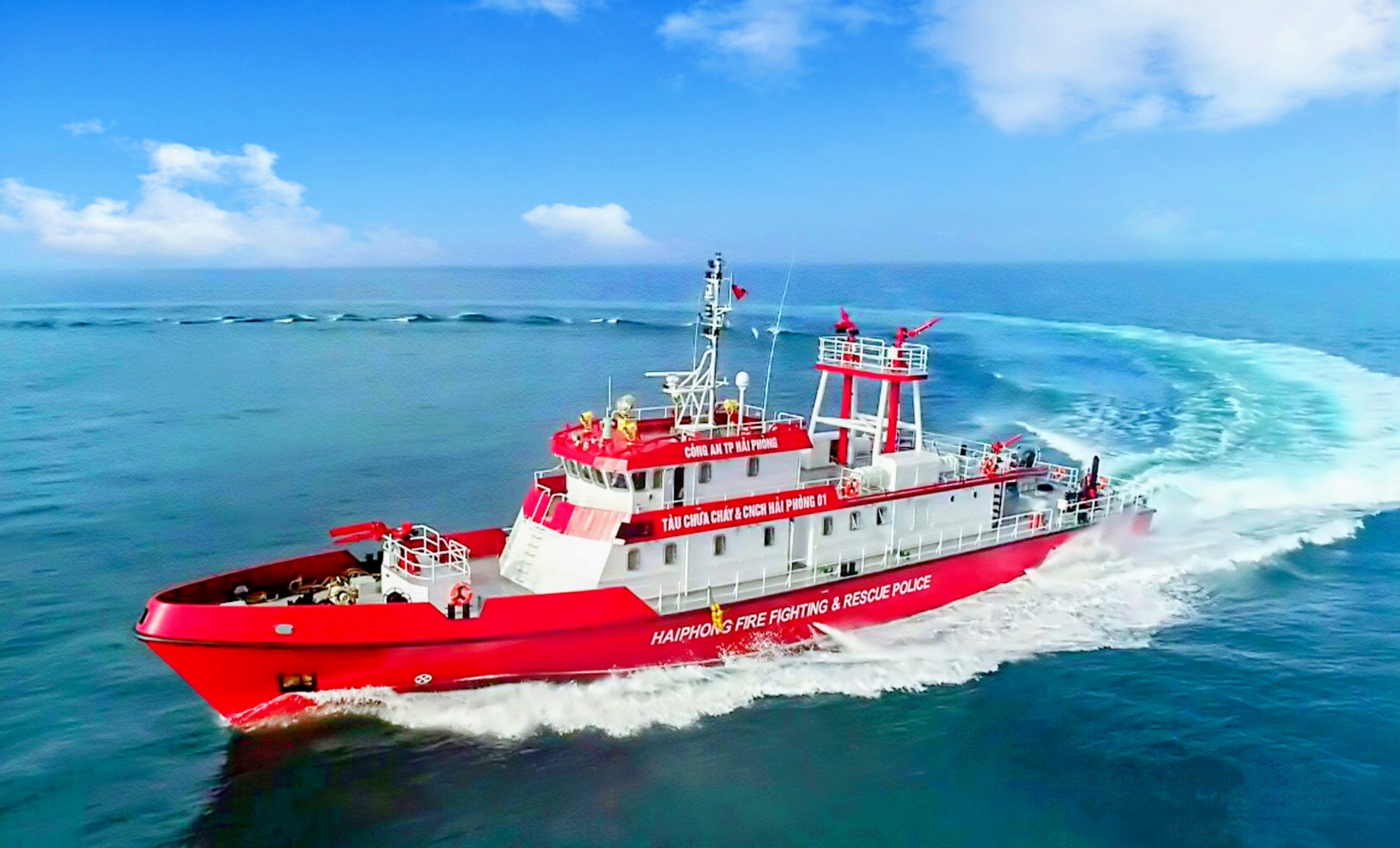 Diễn tập chữa cháy và cứu nạn, cứu hộ trên vùng biển Hải Phòng.