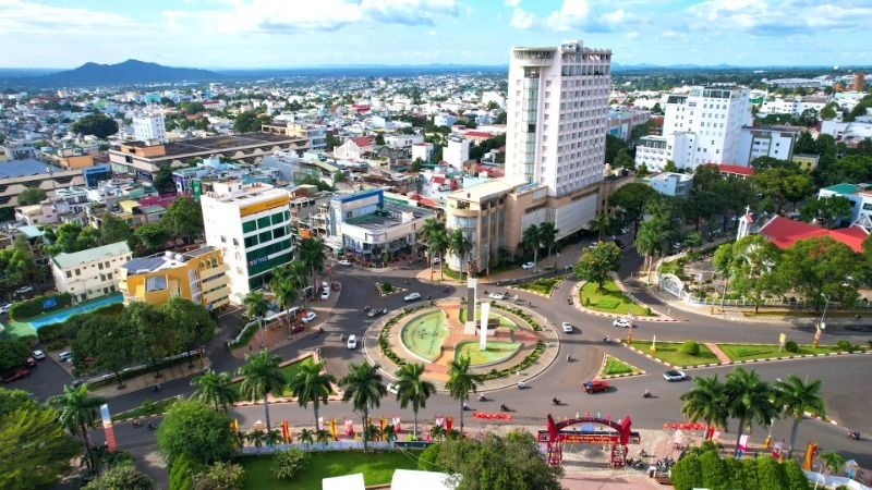 Thành phố Buôn Ma Thuột đang vươn lên mạnh mẽ, trở thành một trong những đô thị phát triển năng động, hiện đại giữa Cao Nguyên đại ngàn. 