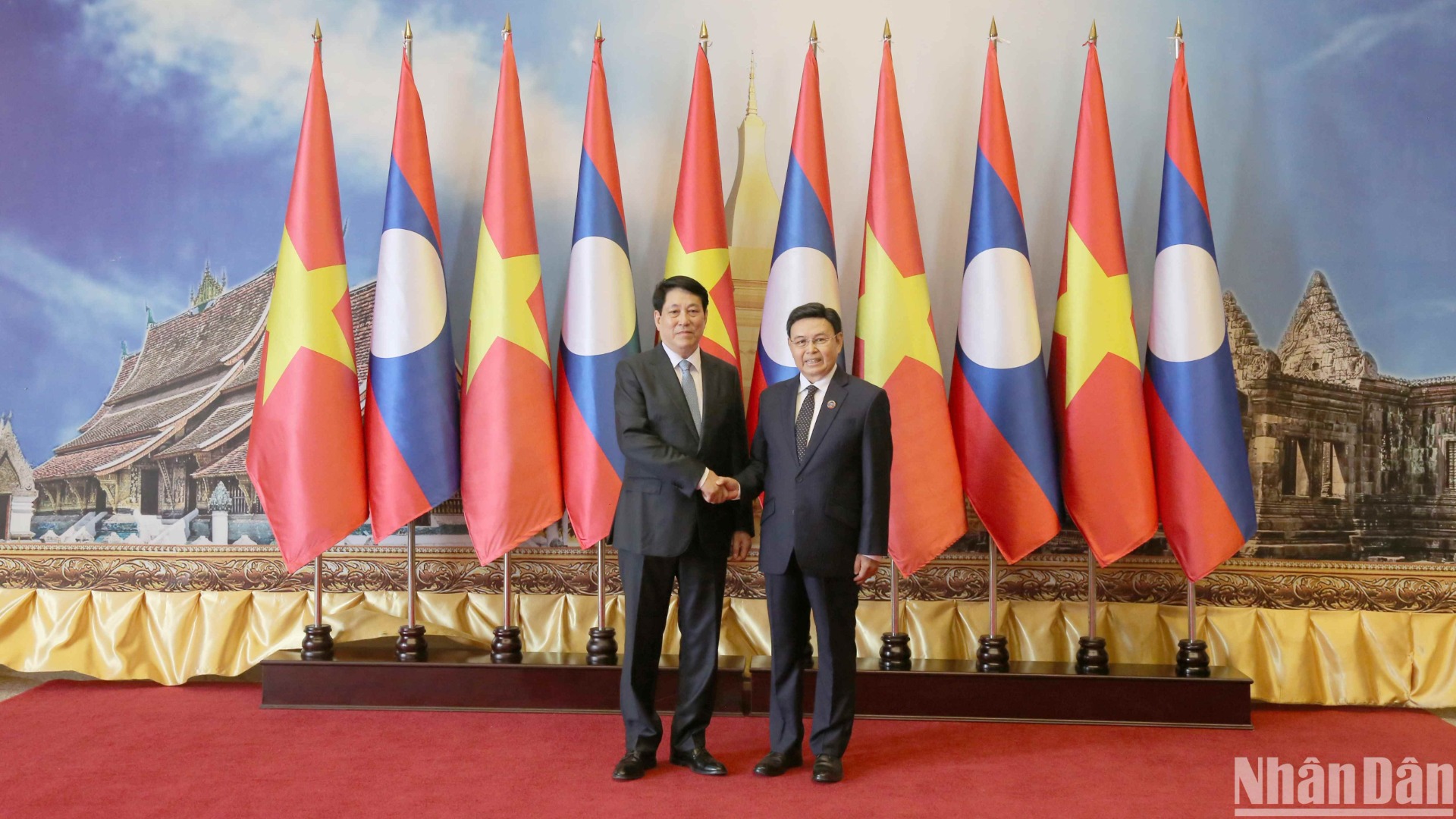 Chủ tịch nước Lương Cường hội kiến với Chủ tịch Quốc hội Lào Xaysomphone Phomvihane.