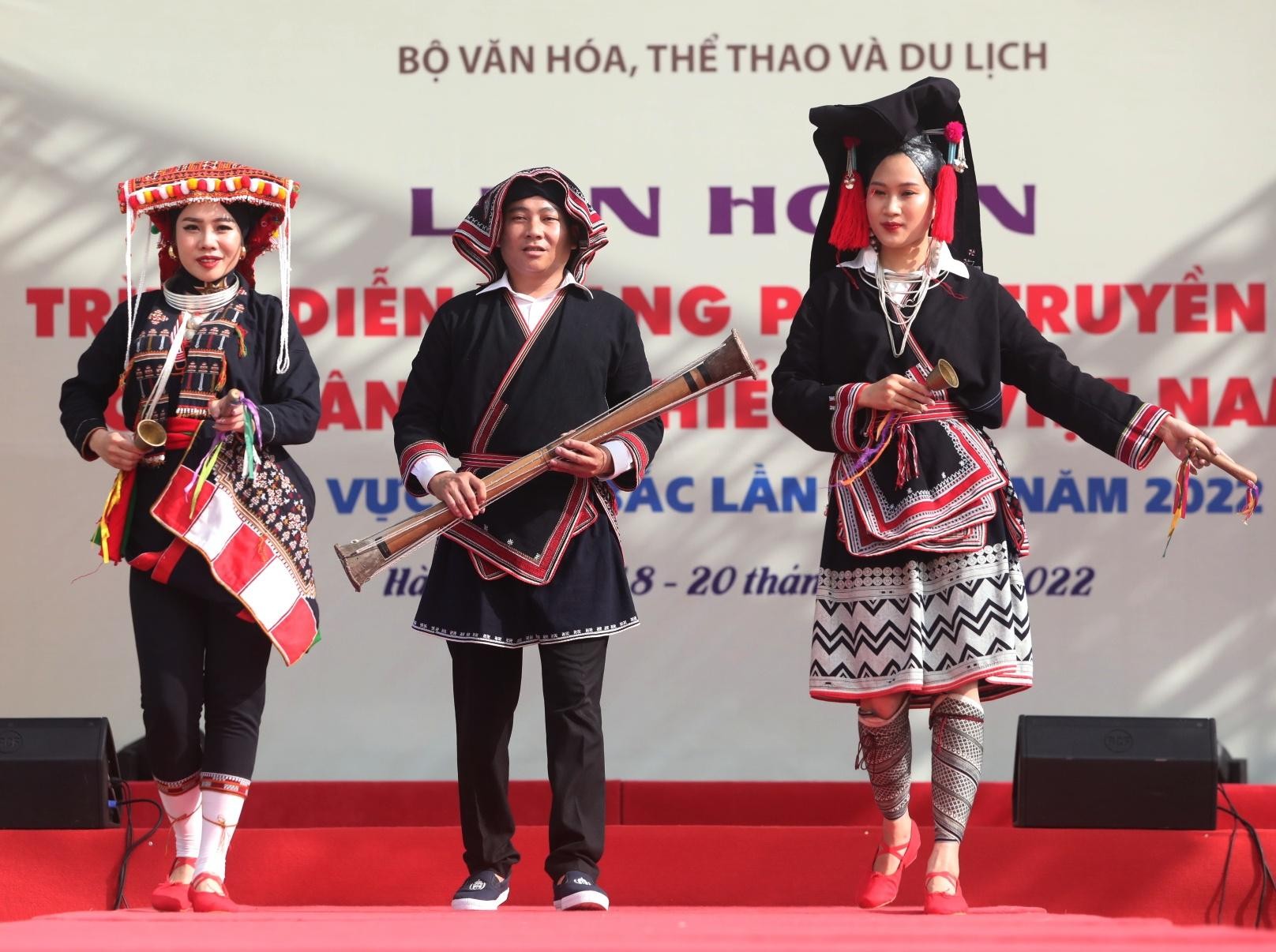 Độc đáo trang phục các dân tộc Việt Nam ảnh 22