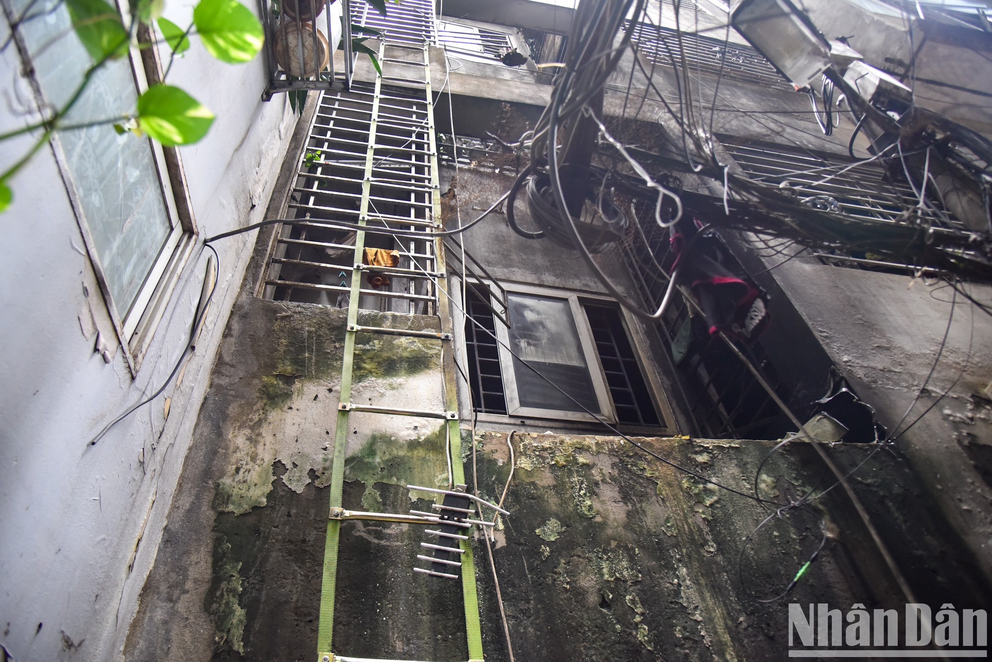 [Ảnh] Hình ảnh sau vụ cháy chung cư mini tại phố Khương Hạ, quận Thanh Xuân ảnh 4