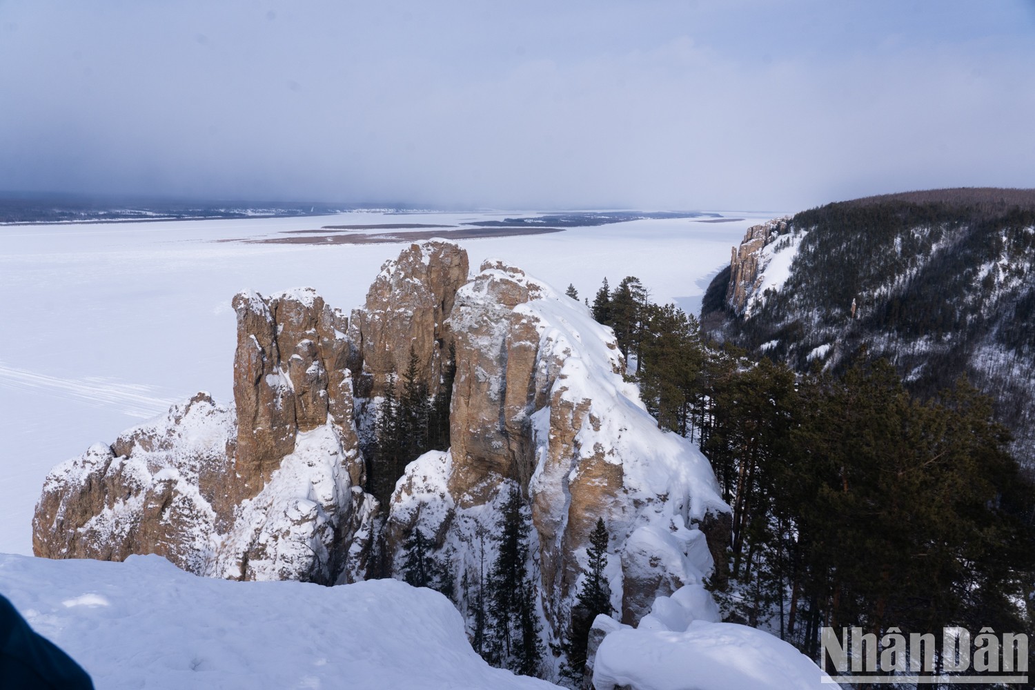Ấn tượng những trụ đá Lensky ở Cộng hòa Sakha thuộc Nga ảnh 8