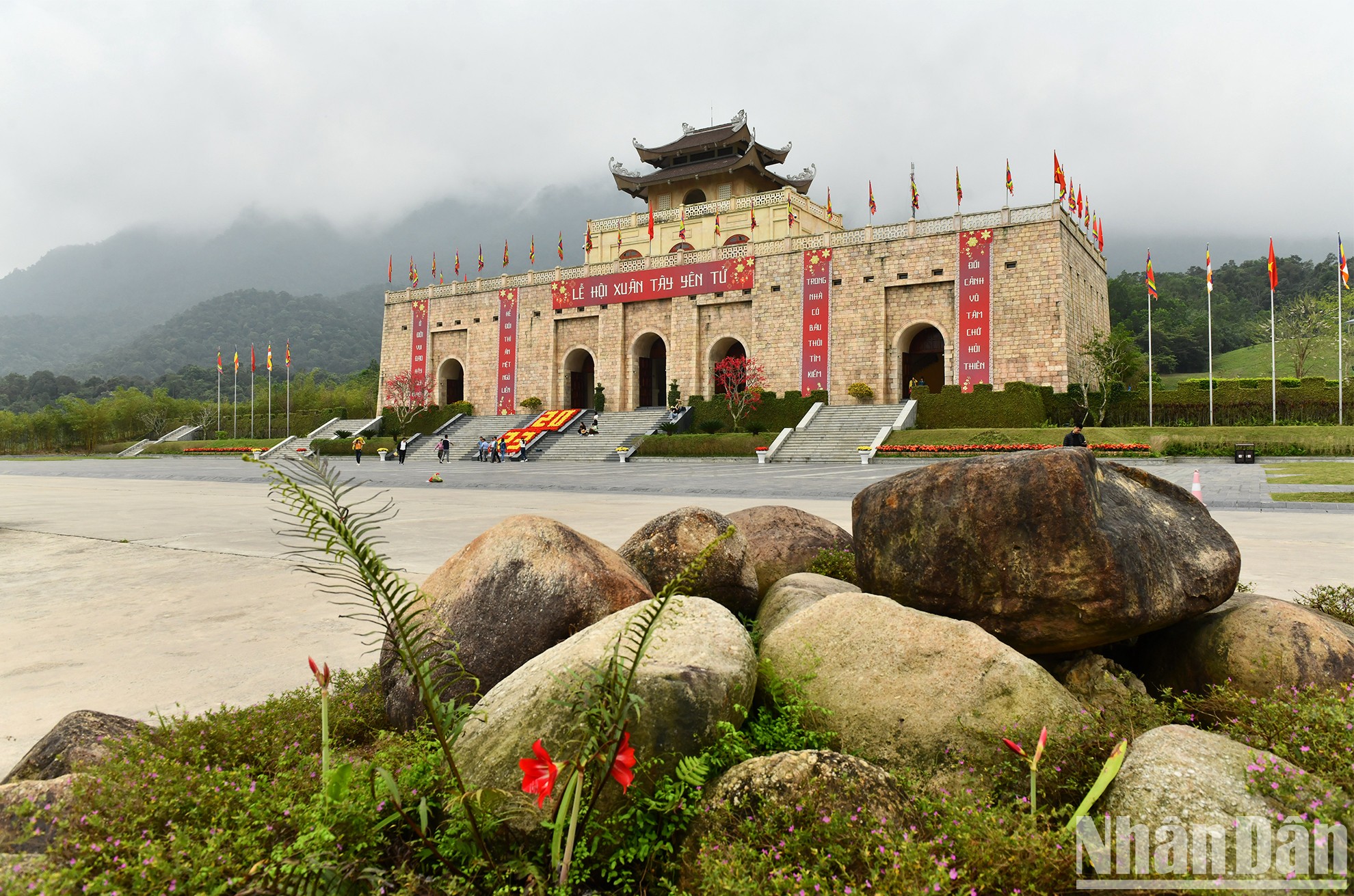 Hấp dẫn tour du lịch Hà Nội-Tây Yên Tử: Theo dấu chân Phật Hoàng ảnh 1