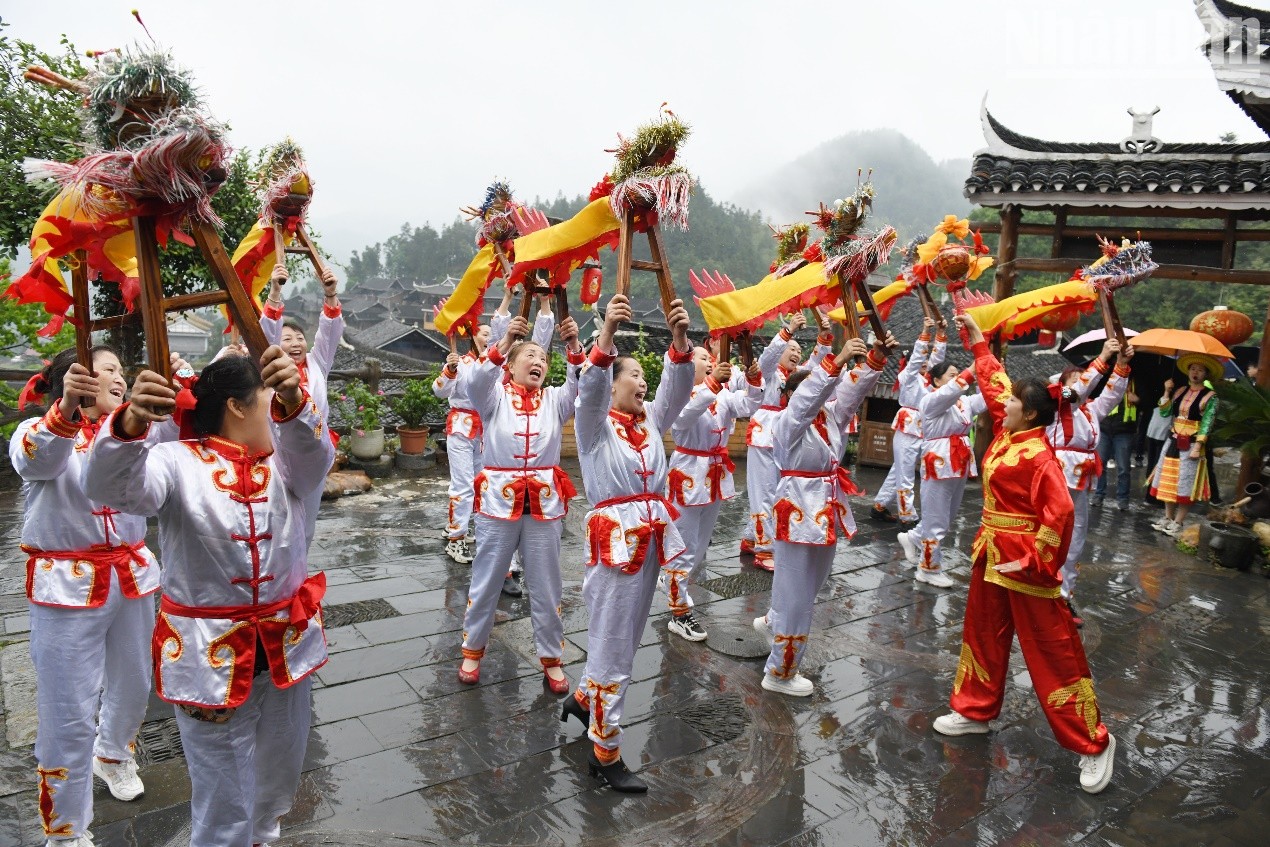 Phát triển du lịch gắn với bảo tồn văn hóa làng cổ ở Trung Quốc ảnh 1