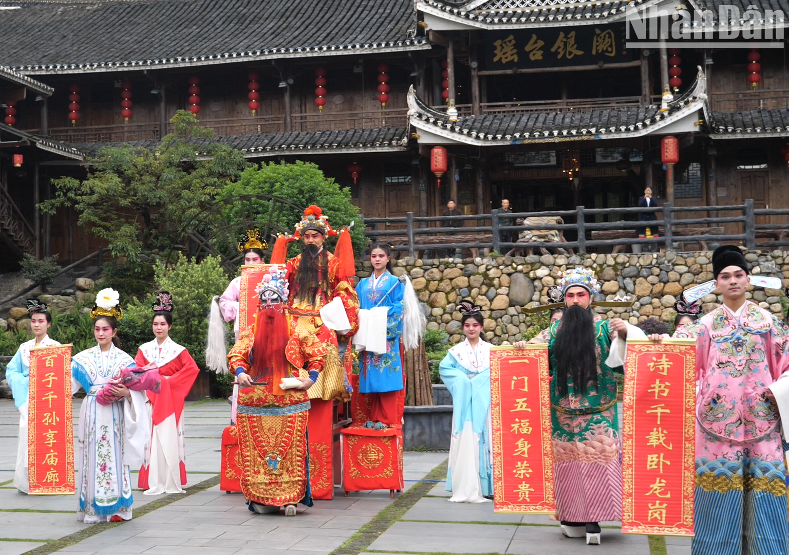 Phát triển du lịch gắn với bảo tồn văn hóa làng cổ ở Trung Quốc ảnh 9
