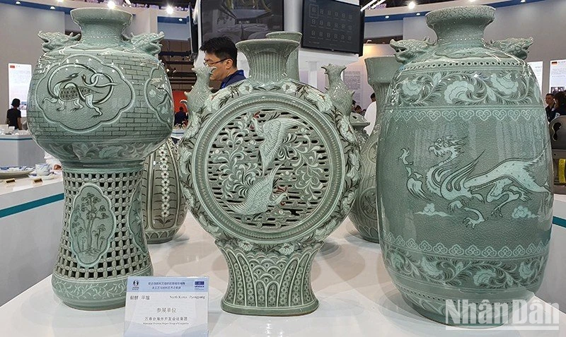Khai thác giá trị văn hóa gốm sứ để phát triển du lịch ở Cảnh Đức Trấn, Trung Quốc ảnh 16
