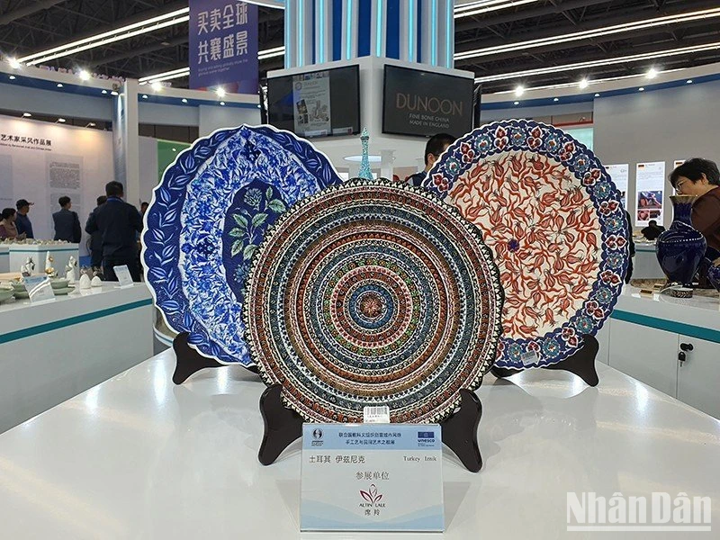Khai thác giá trị văn hóa gốm sứ để phát triển du lịch ở Cảnh Đức Trấn, Trung Quốc ảnh 17