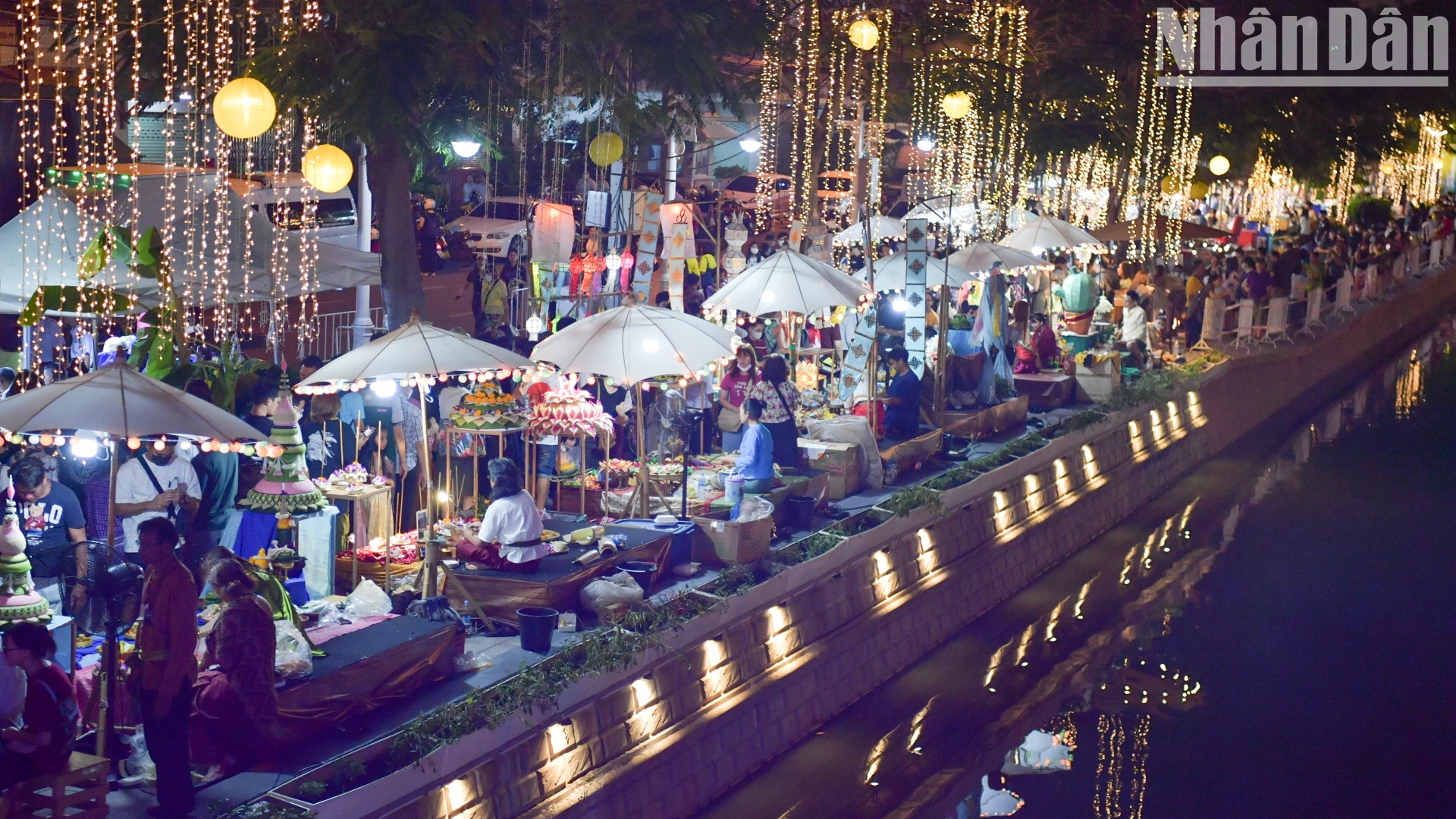 [ẢNH] Lung linh đêm hội Loy Krathong tại Thái Lan ảnh 8