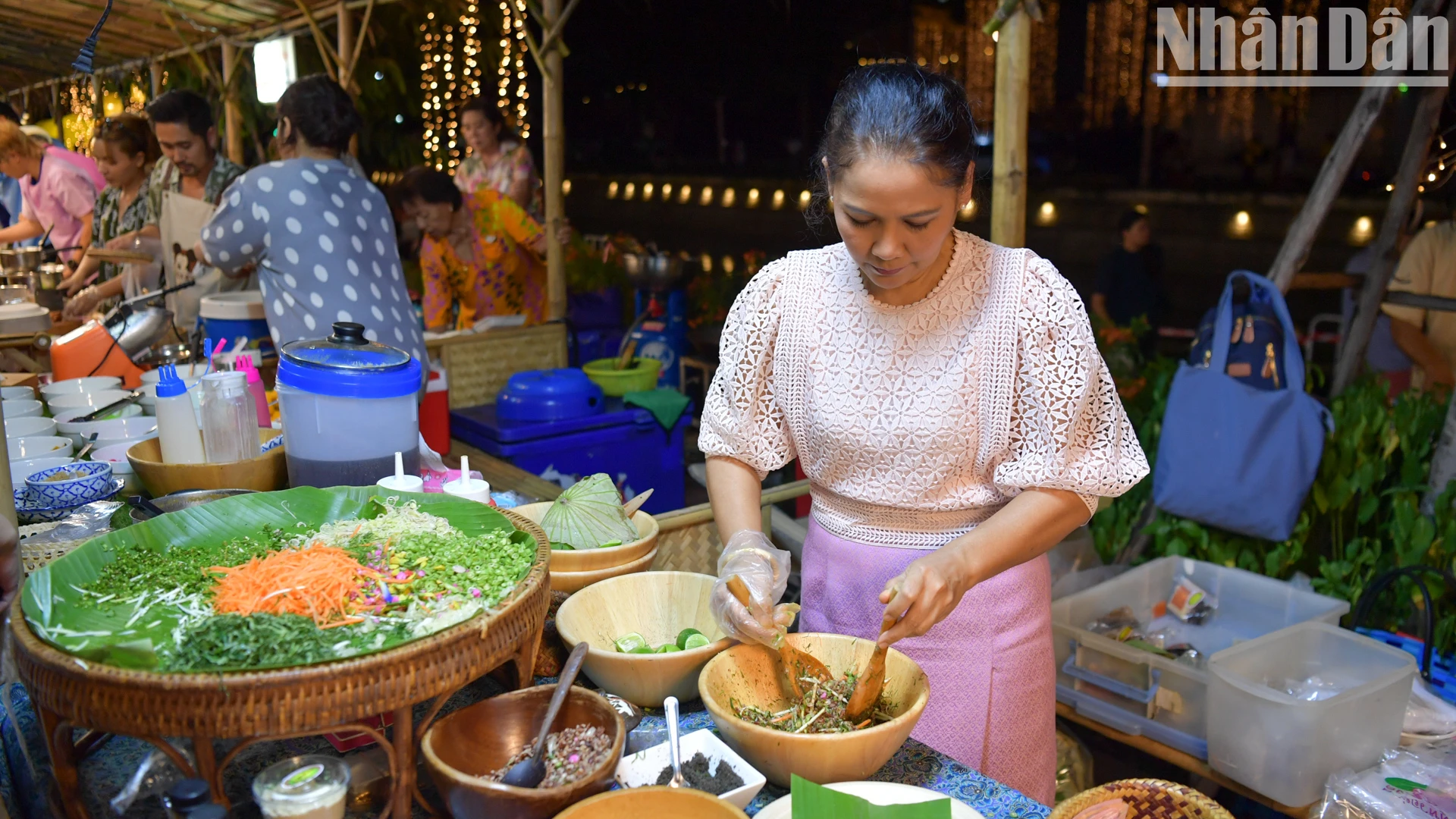 [ẢNH] Lung linh đêm hội Loy Krathong tại Thái Lan ảnh 12