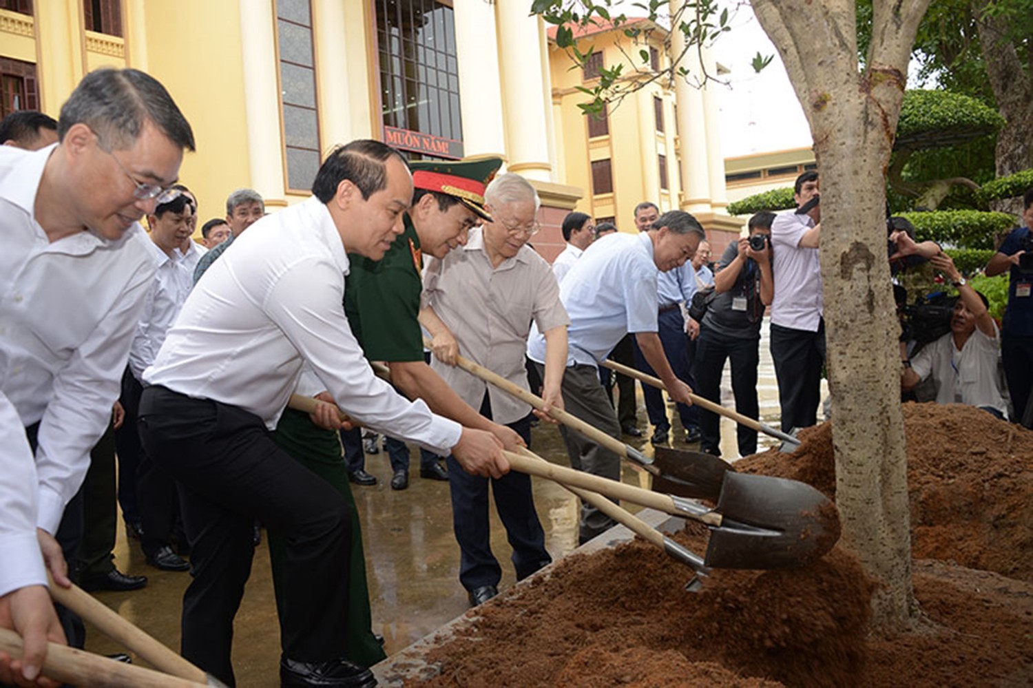 Toàn văn bài phát biểu của Tổng Bí thư Nguyễn Phú Trọng nhân dịp về thăm, làm việc với Đảng bộ, chính quyền và nhân dân tỉnh Lạng Sơn ảnh 10