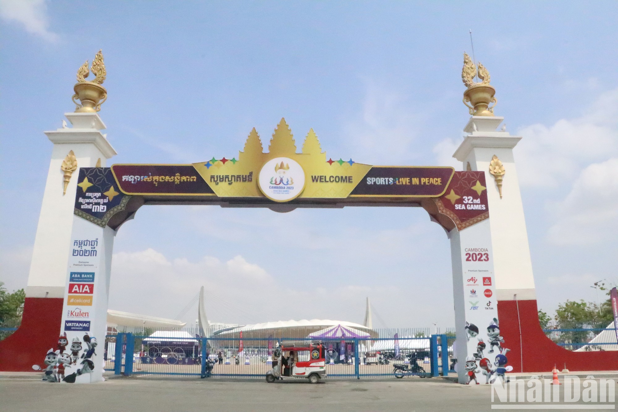 [Ảnh] Không khí SEA Games 32 tại Phnom Penh trước giờ khai mạc ảnh 13